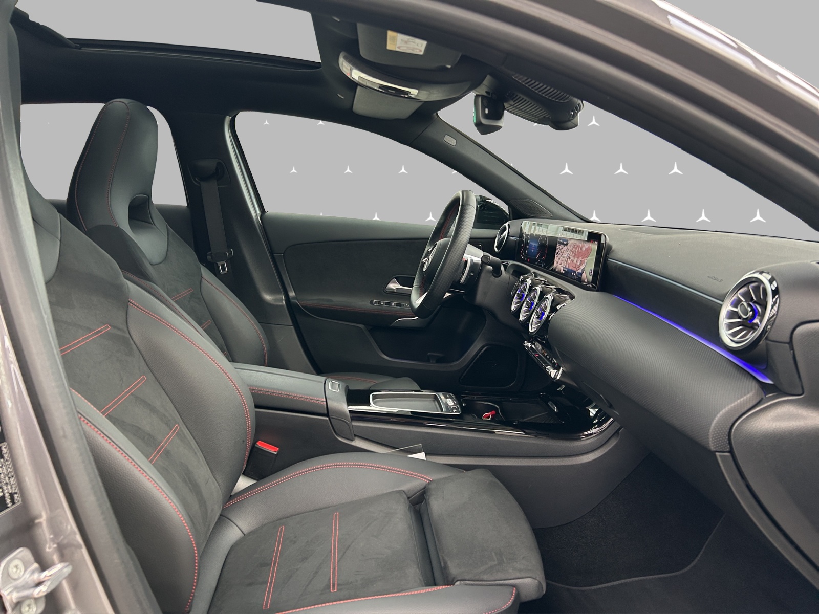 MERCEDES-BENZ A 220 4Matic 8G-DCT-image-11