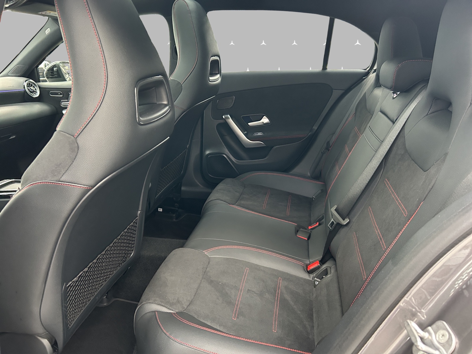 MERCEDES-BENZ A 220 4Matic 8G-DCT-image-10