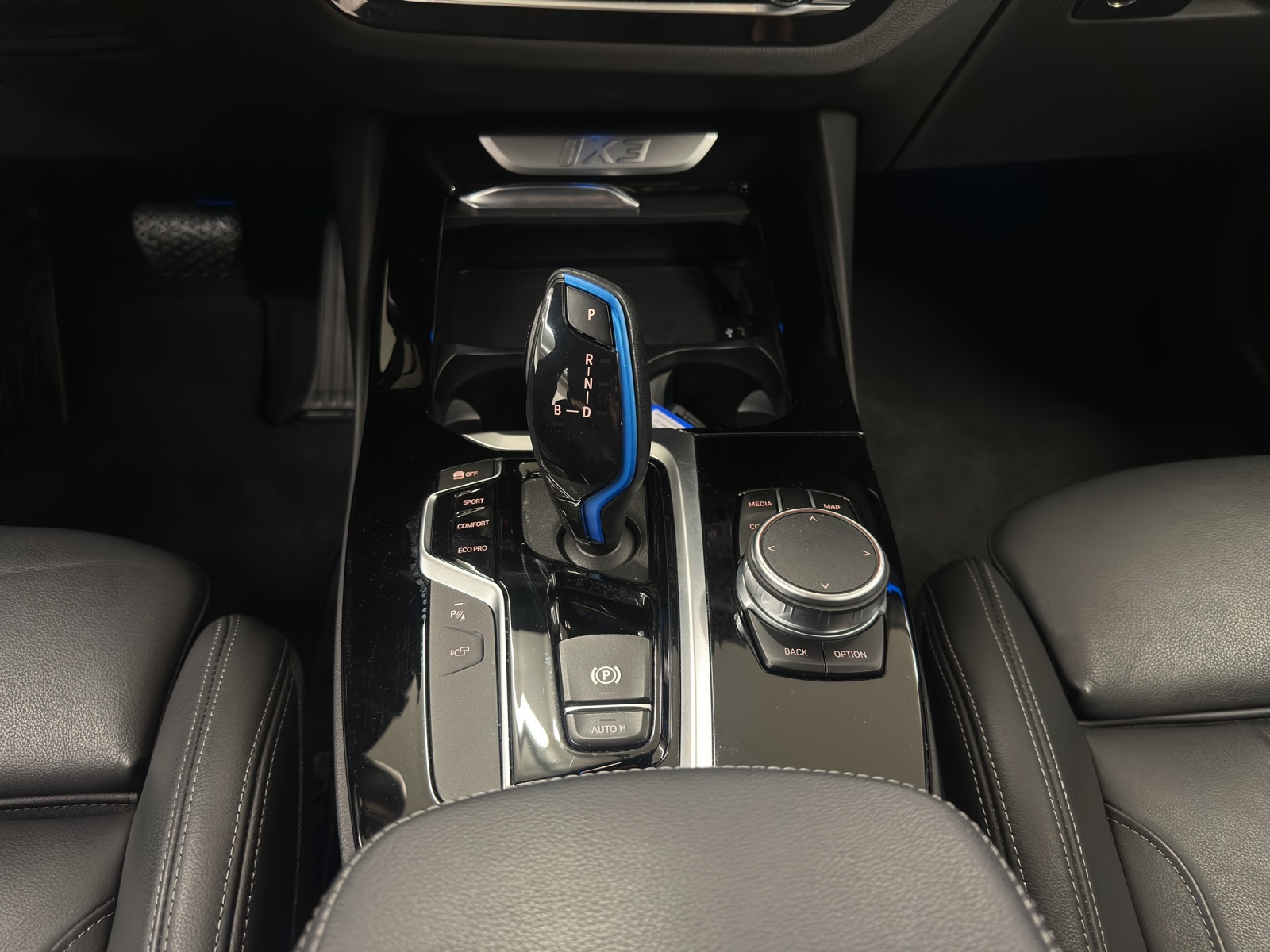 BMW iX3 Impressive-image-13