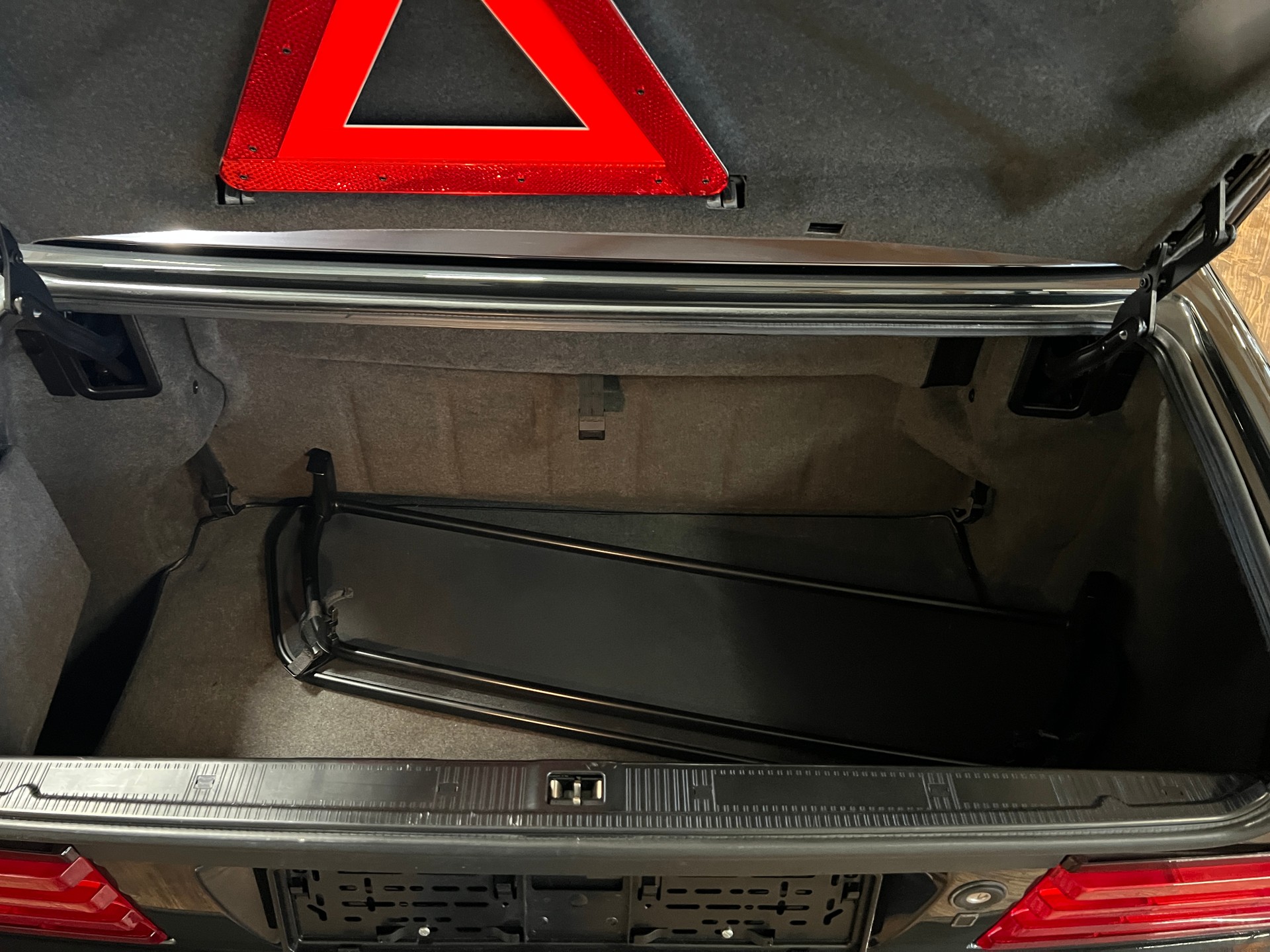 MERCEDES-BENZ SL 280-image-15