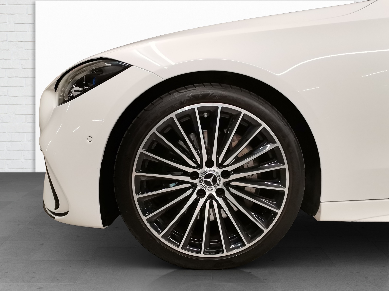 MERCEDES-BENZ C 300 AMG Line 4Matic-image-5