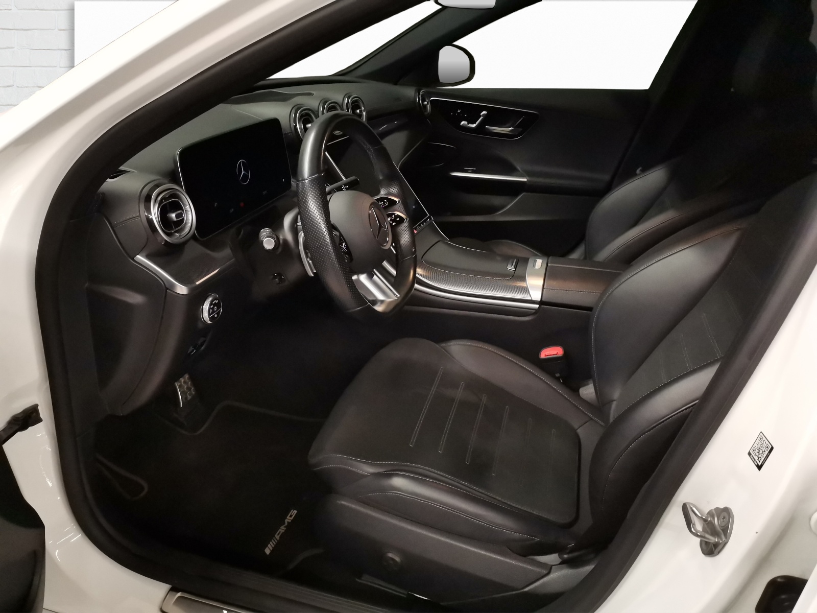 MERCEDES-BENZ C 300 AMG Line 4Matic-image-6