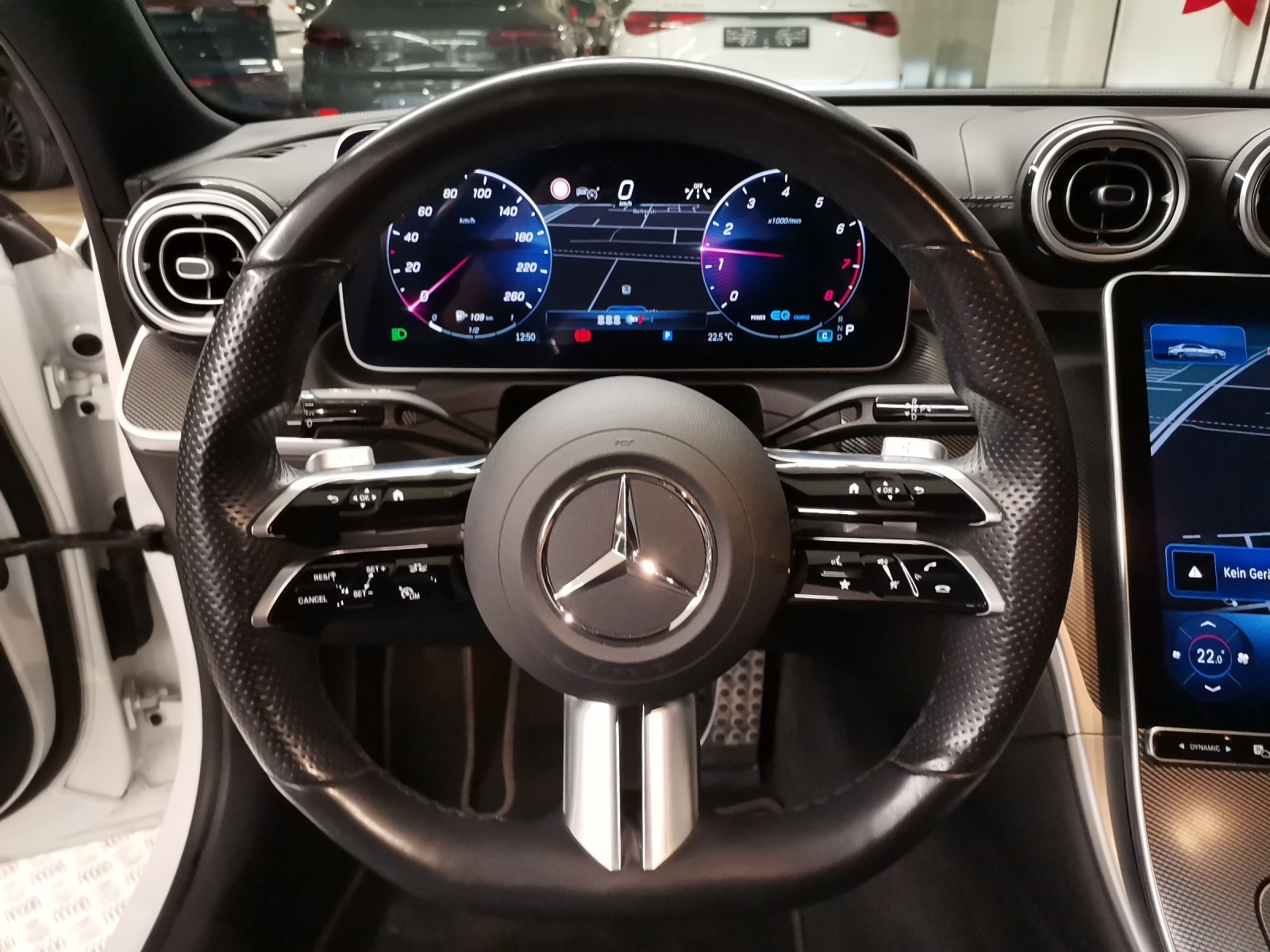 MERCEDES-BENZ C 300 AMG Line 4Matic-image-14