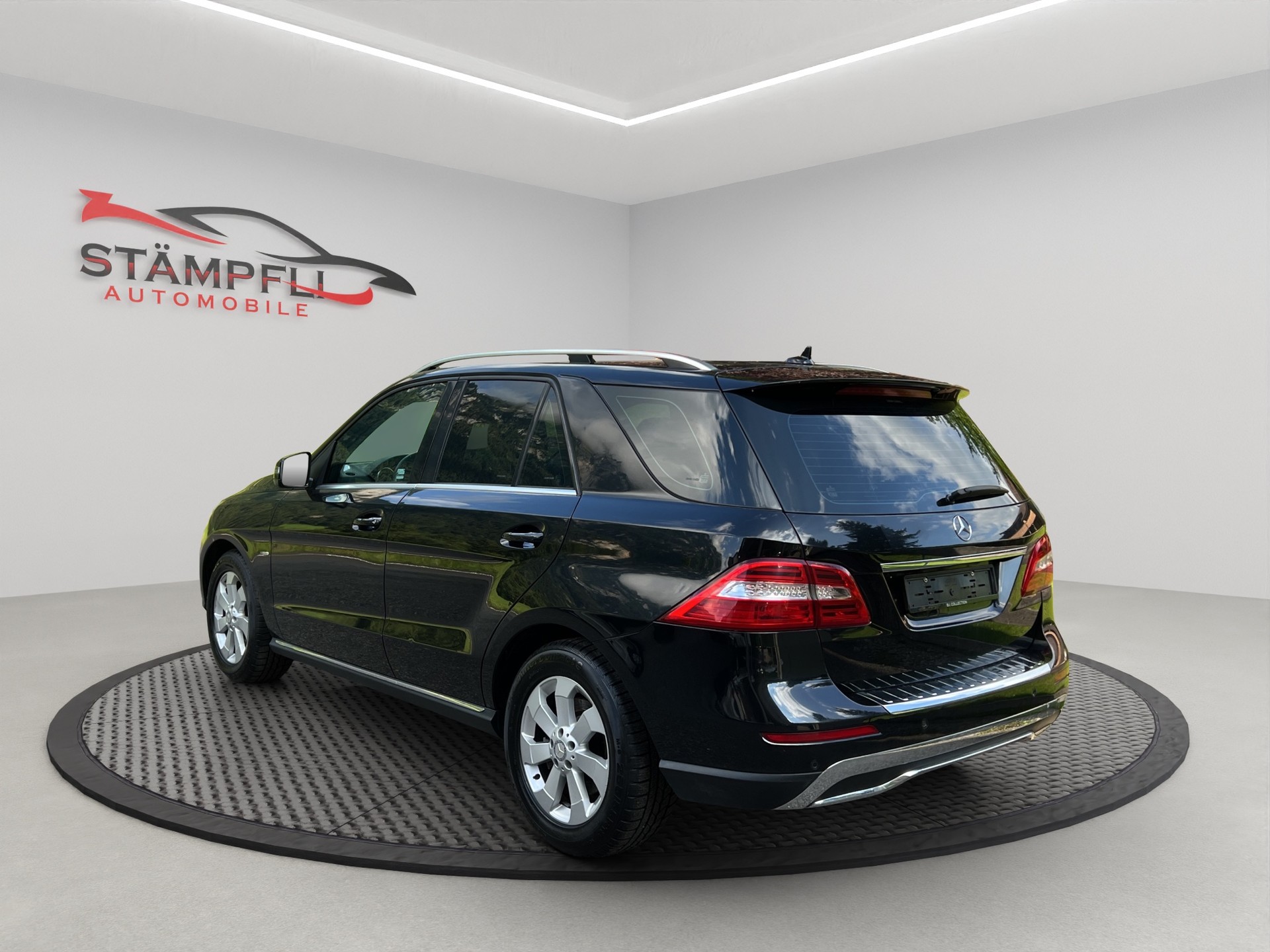 MERCEDES-BENZ ML 350 BlueEfficiency Edition 4Matic 7G-Tronic-image-2