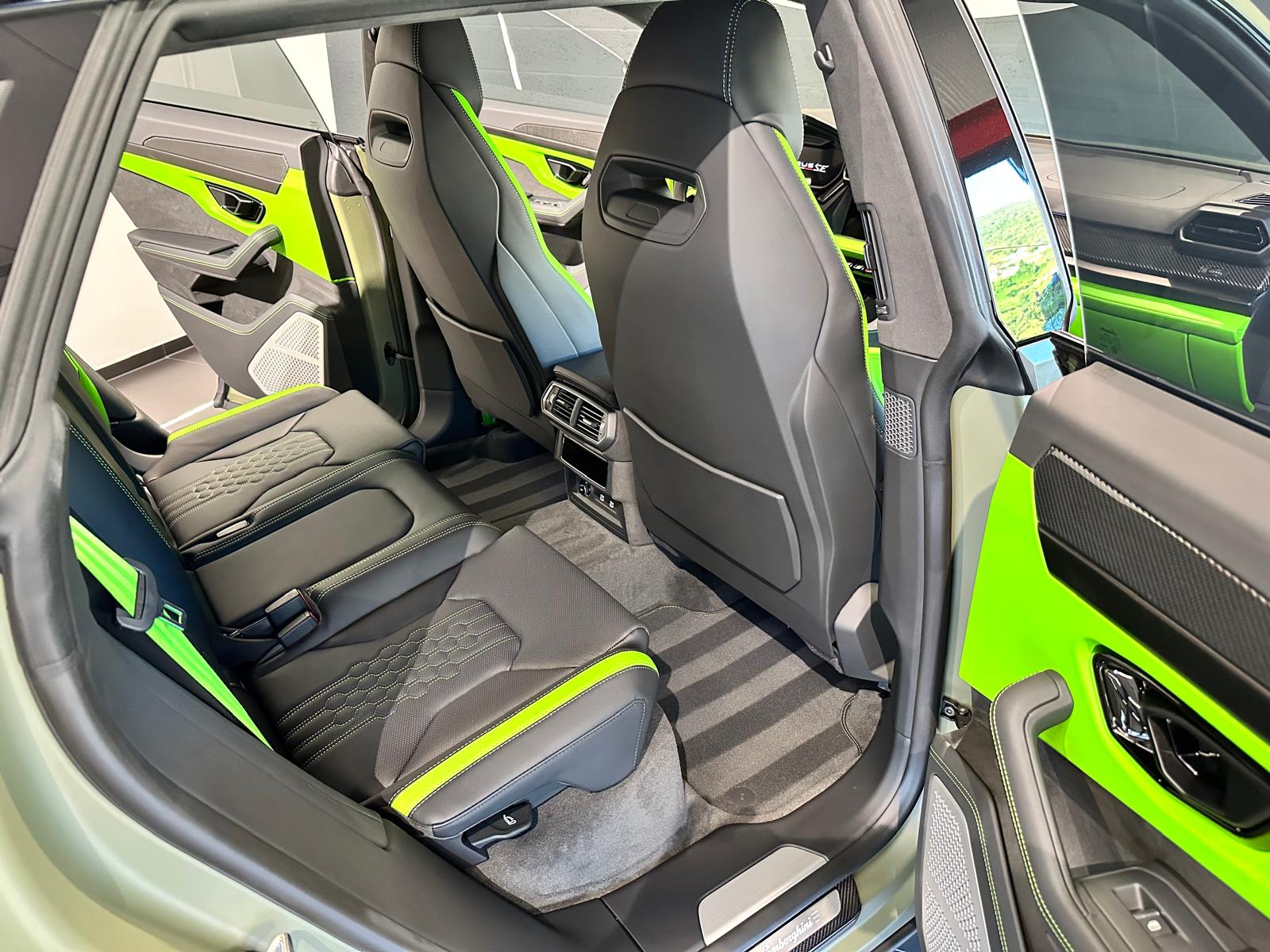 LAMBORGHINI URUS SE-image-14