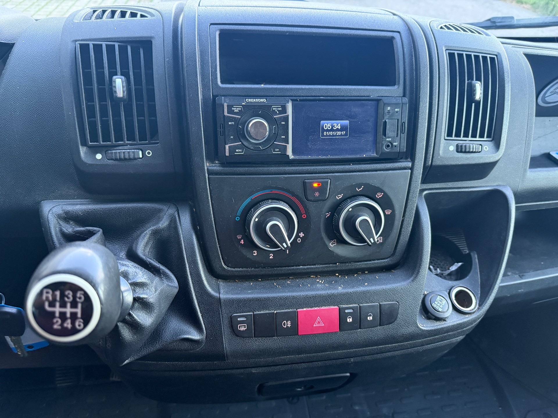 PEUGEOT Boxer 2.2 HDI 333 L1H2-image-9