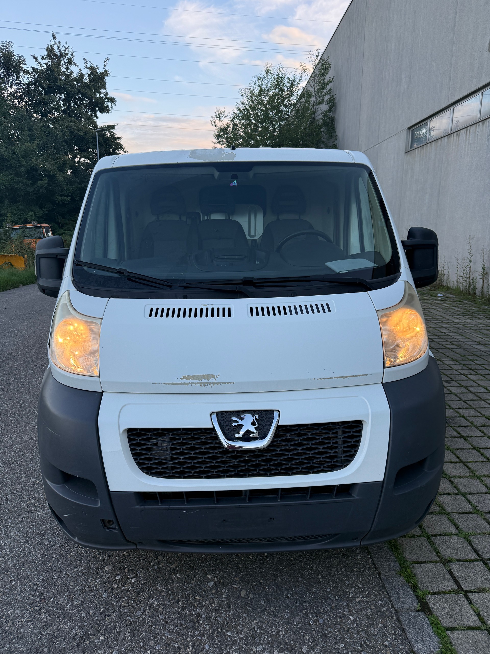 PEUGEOT Boxer 2.2 HDI 333 L1H2-image-1