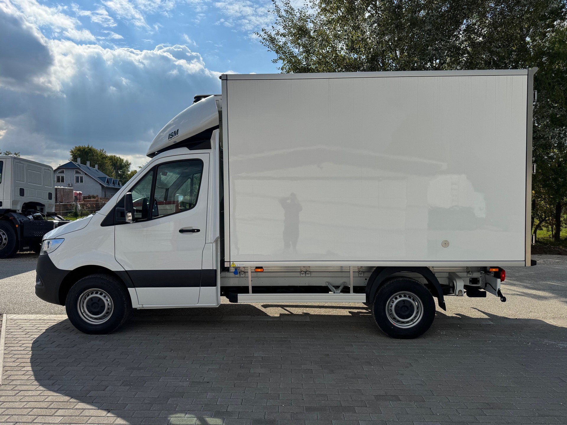 MERCEDES-BENZ 317 CDI Automat mit Kühlkoffer Minus 20 Grad und Ahk. 2000kg.-image-3