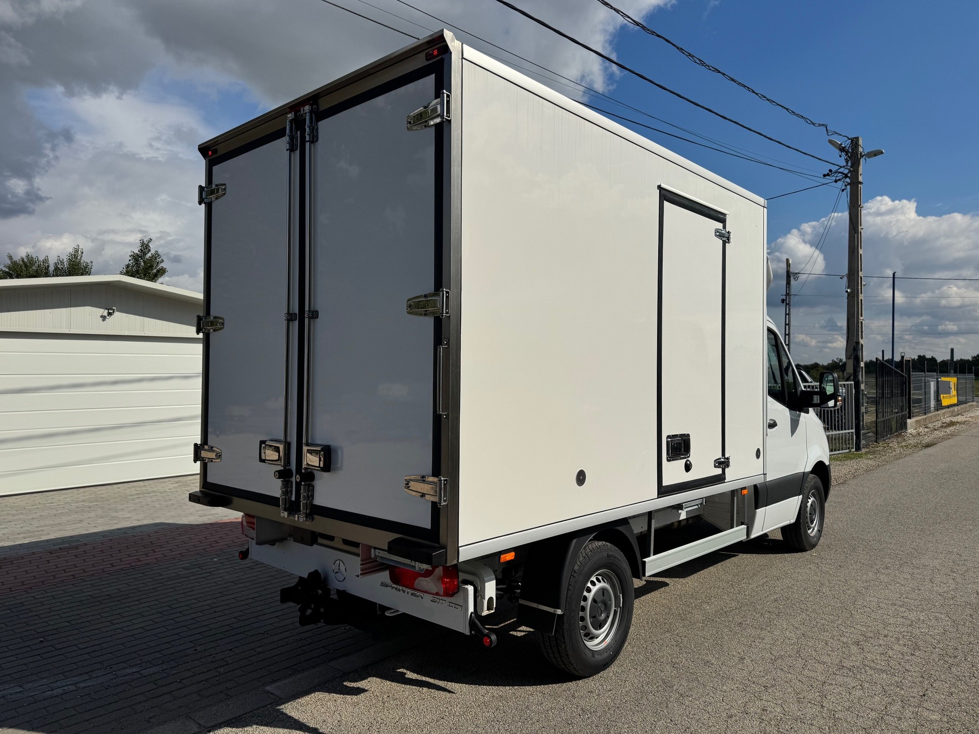 MERCEDES-BENZ 317 CDI Automat mit Kühlkoffer Minus 20 Grad und Ahk. 2000kg.-image-6