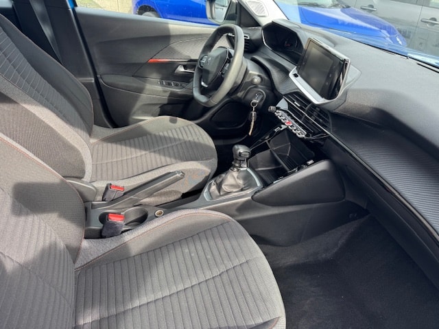 PEUGEOT 2008 1.2 PureTech Active Pack-image-4