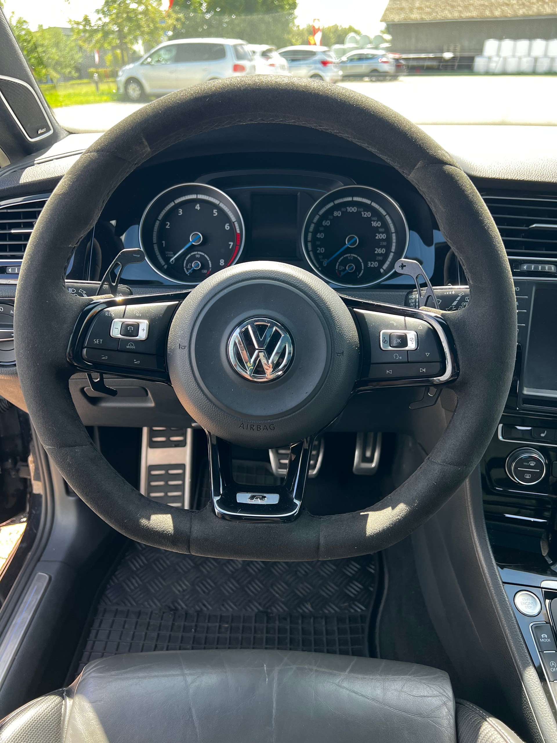 VW Golf Variant 2.0 TSI R 4 Motion DSG-image-14