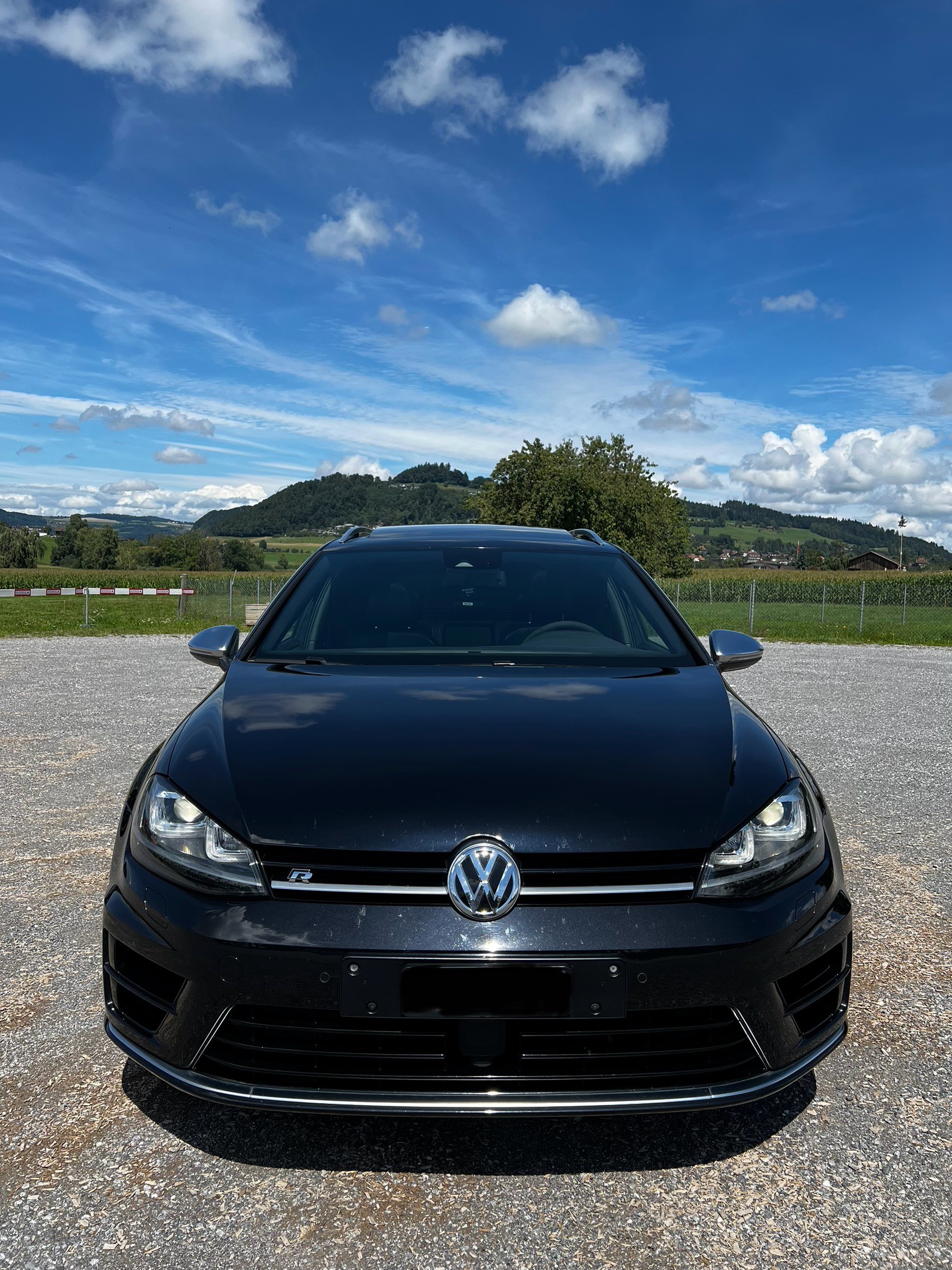VW Golf Variant 2.0 TSI R 4 Motion DSG-image-1