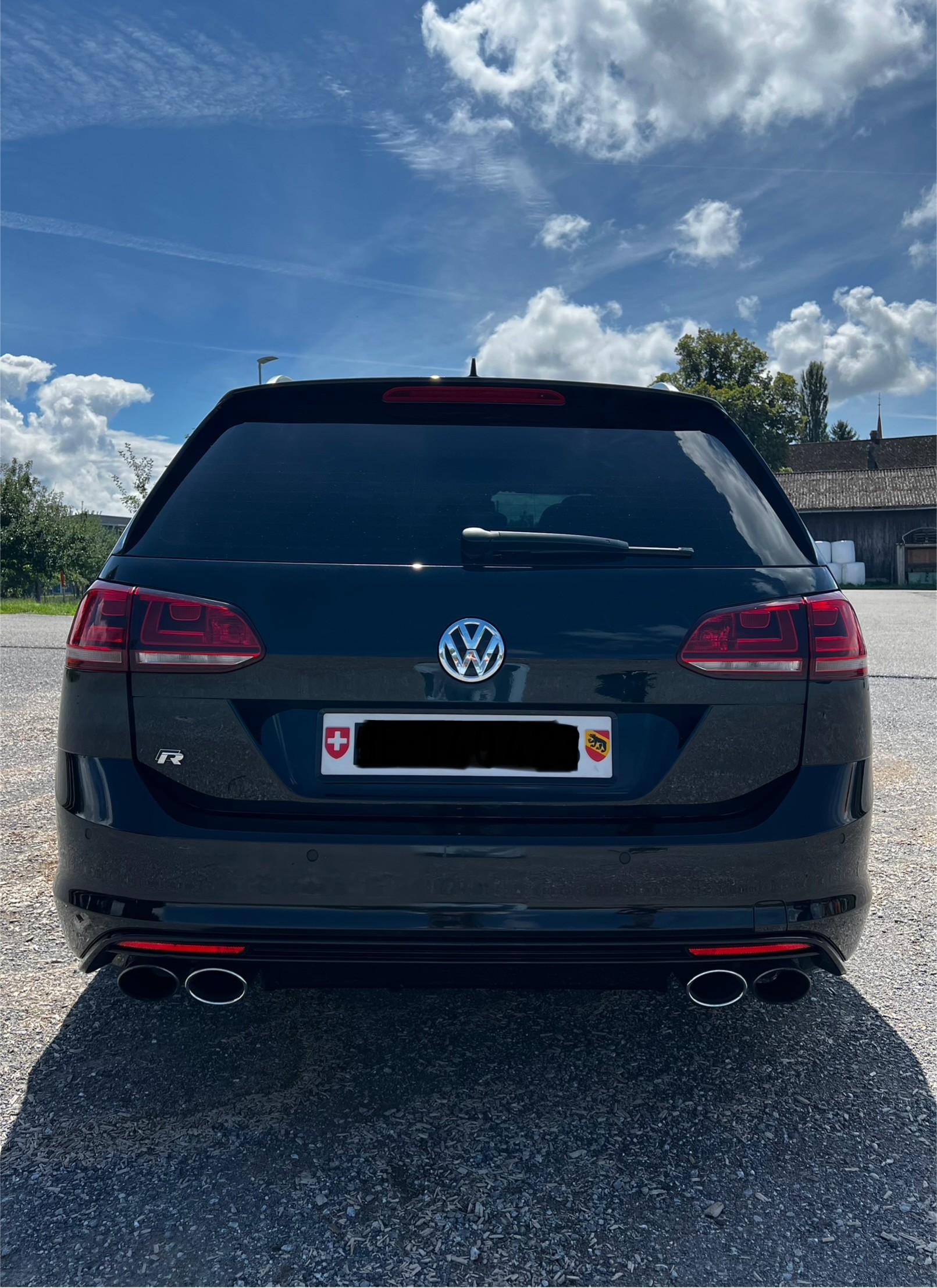 VW Golf Variant 2.0 TSI R 4 Motion DSG-image-6