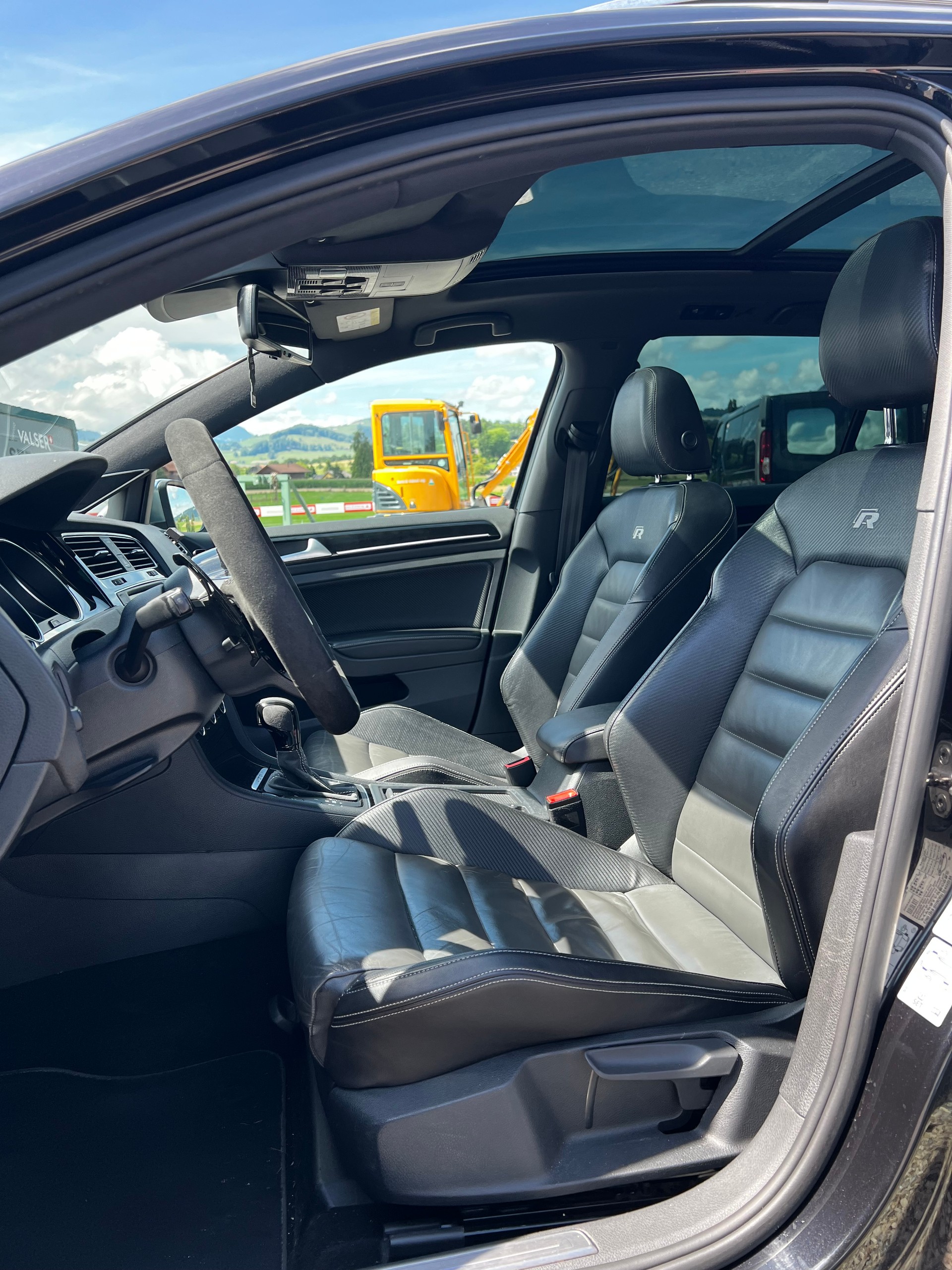 VW Golf Variant 2.0 TSI R 4 Motion DSG-image-9