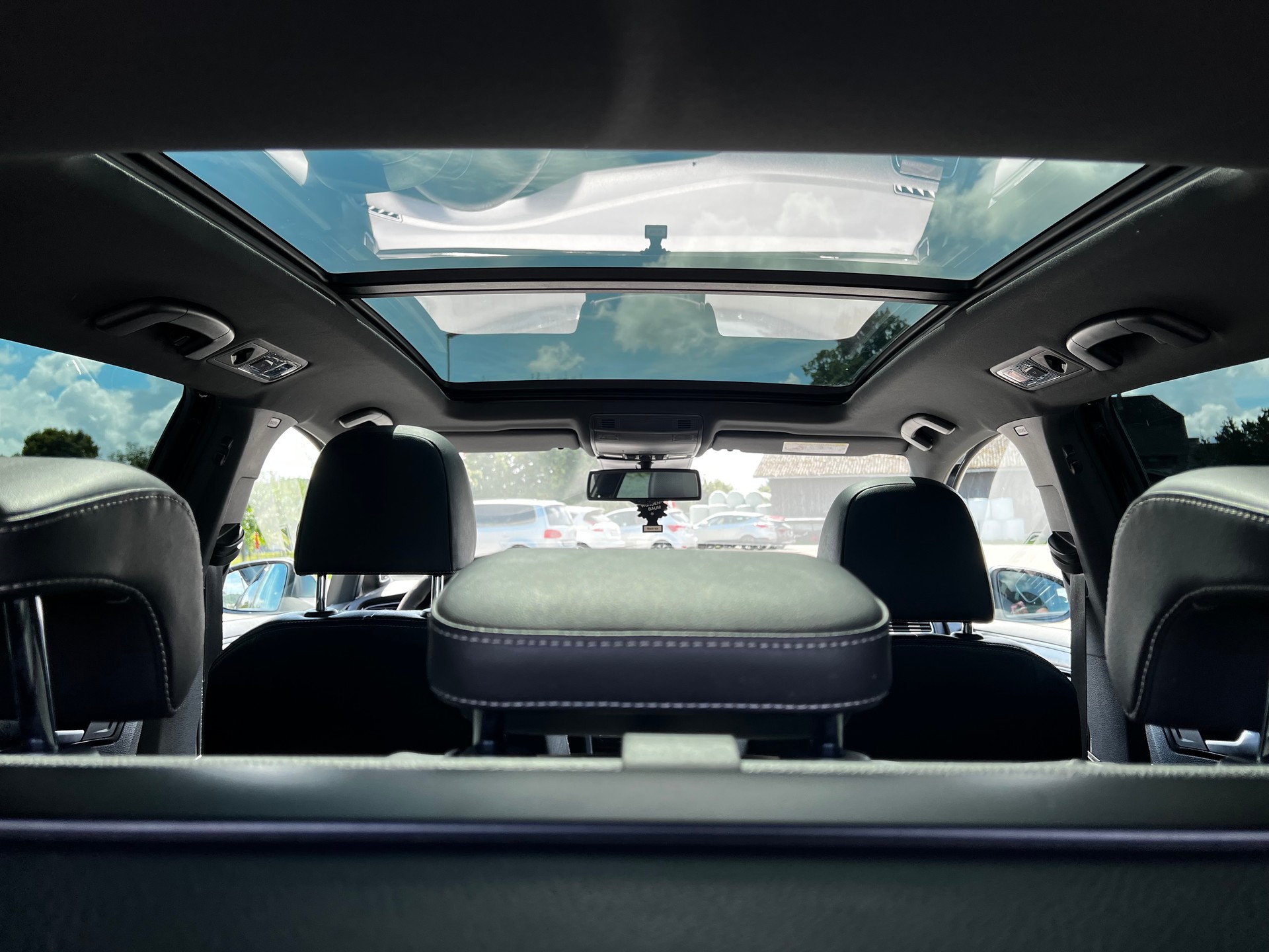 VW Golf Variant 2.0 TSI R 4 Motion DSG-image-18