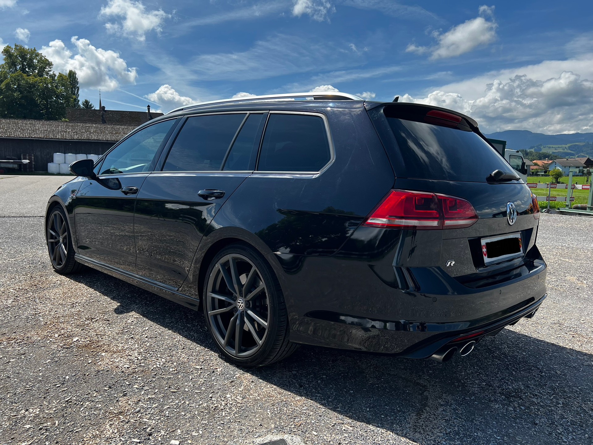 VW Golf Variant 2.0 TSI R 4 Motion DSG-image-5