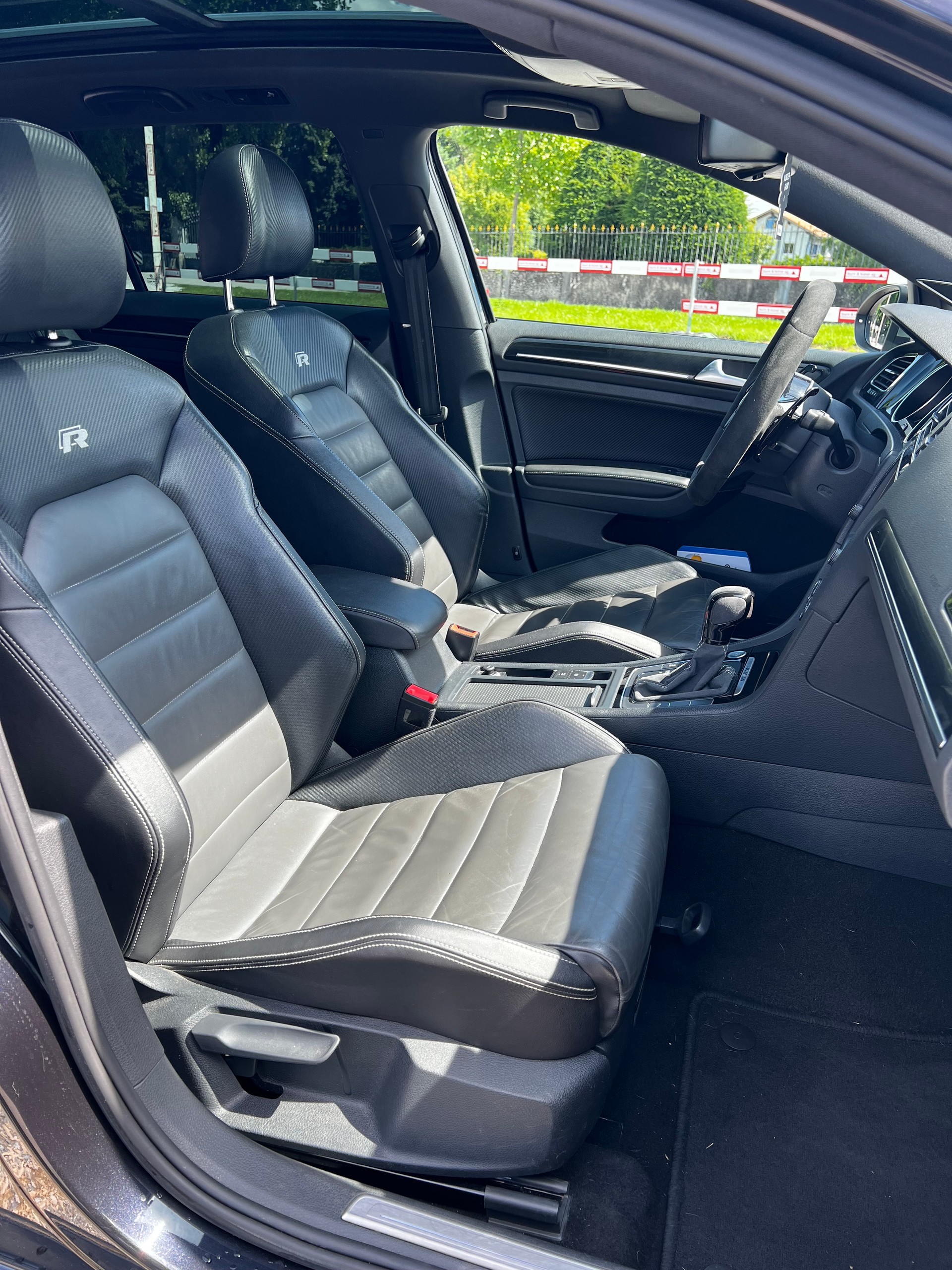 VW Golf Variant 2.0 TSI R 4 Motion DSG-image-17