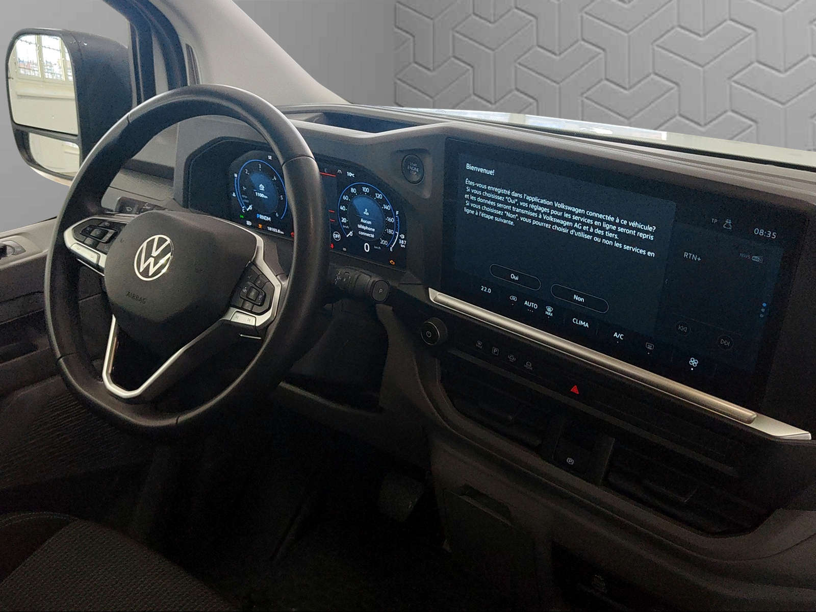 VW Transporter 2.0 TDI Automat-image-14