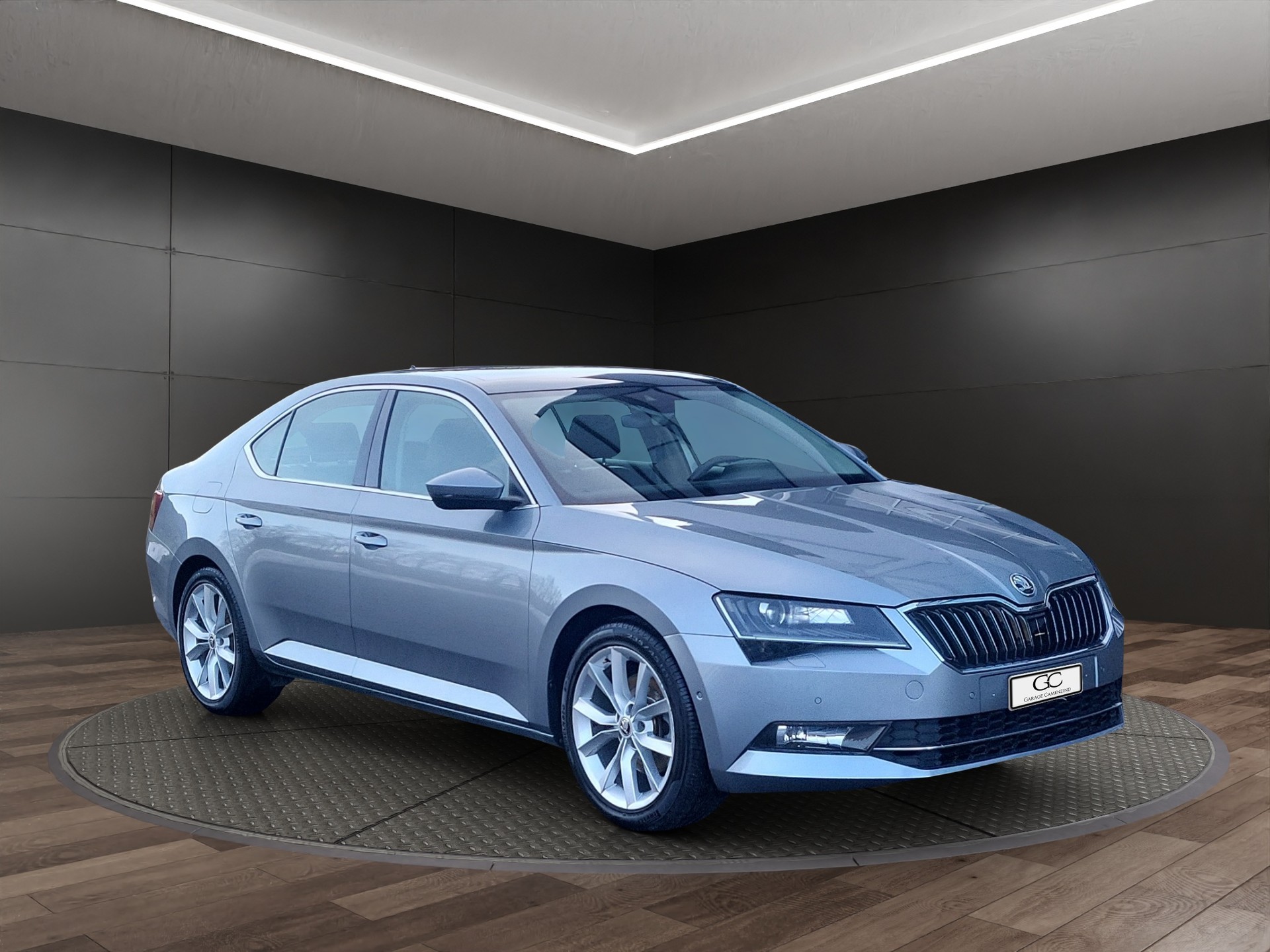 SKODA Superb 2.0 TDi Style DSG-image-0