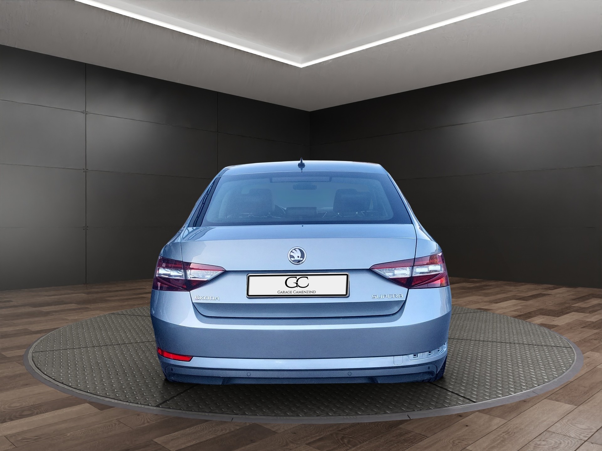 SKODA Superb 2.0 TDi Style DSG-image-2