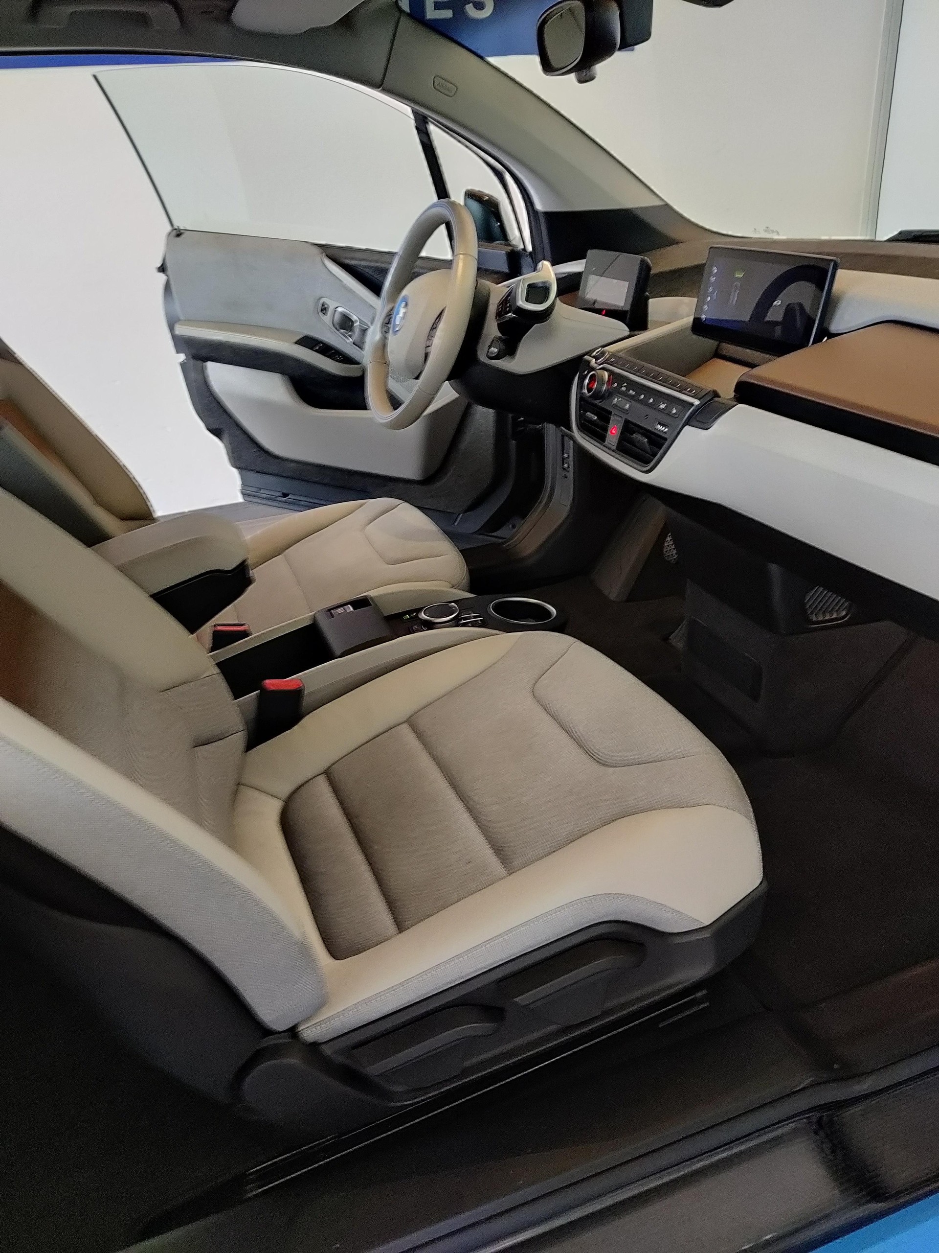 BMW i3 120 Ah-image-11