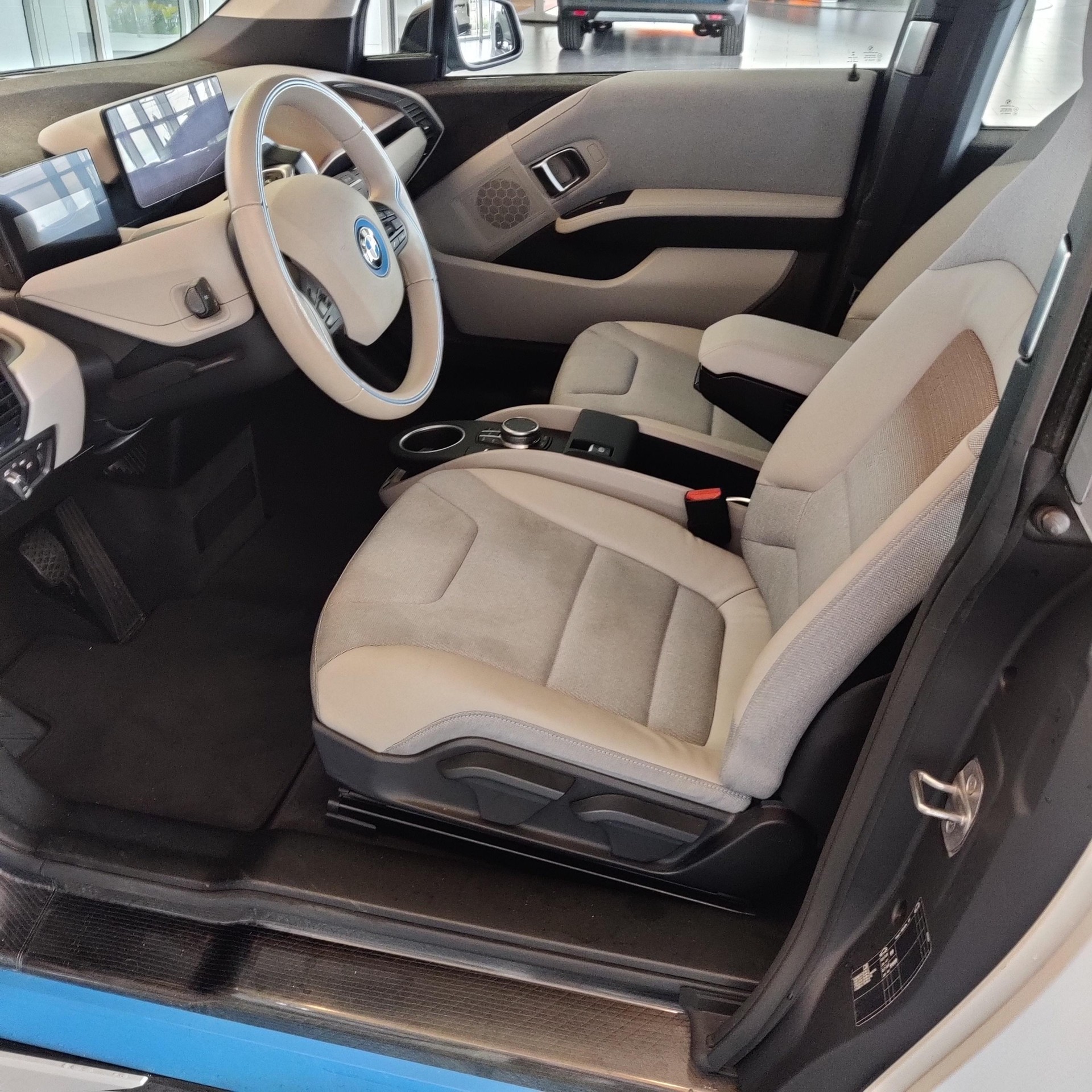 BMW i3 120 Ah-image-9