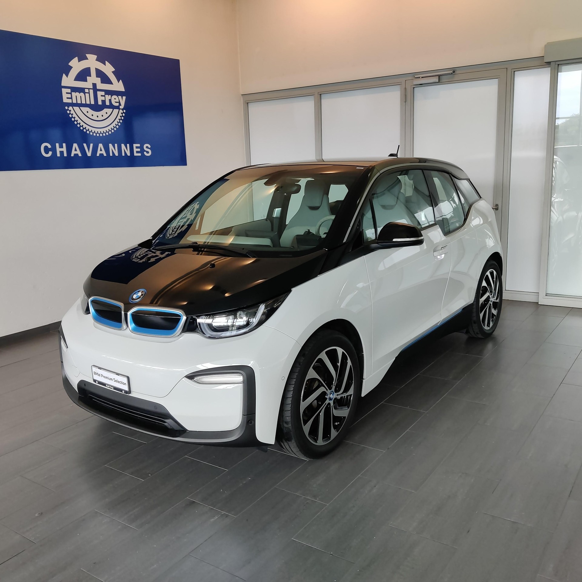 BMW i3 120 Ah-showroom-element-1