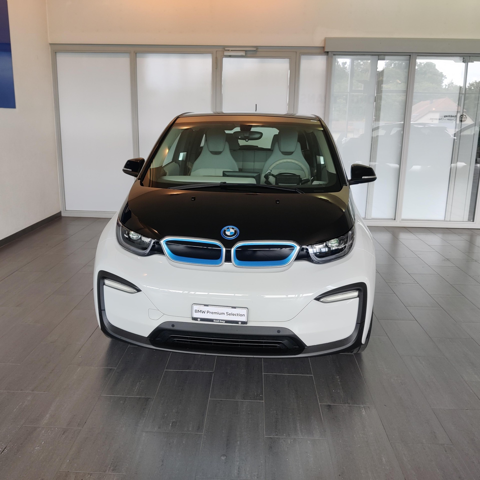 BMW i3 120 Ah-image-2