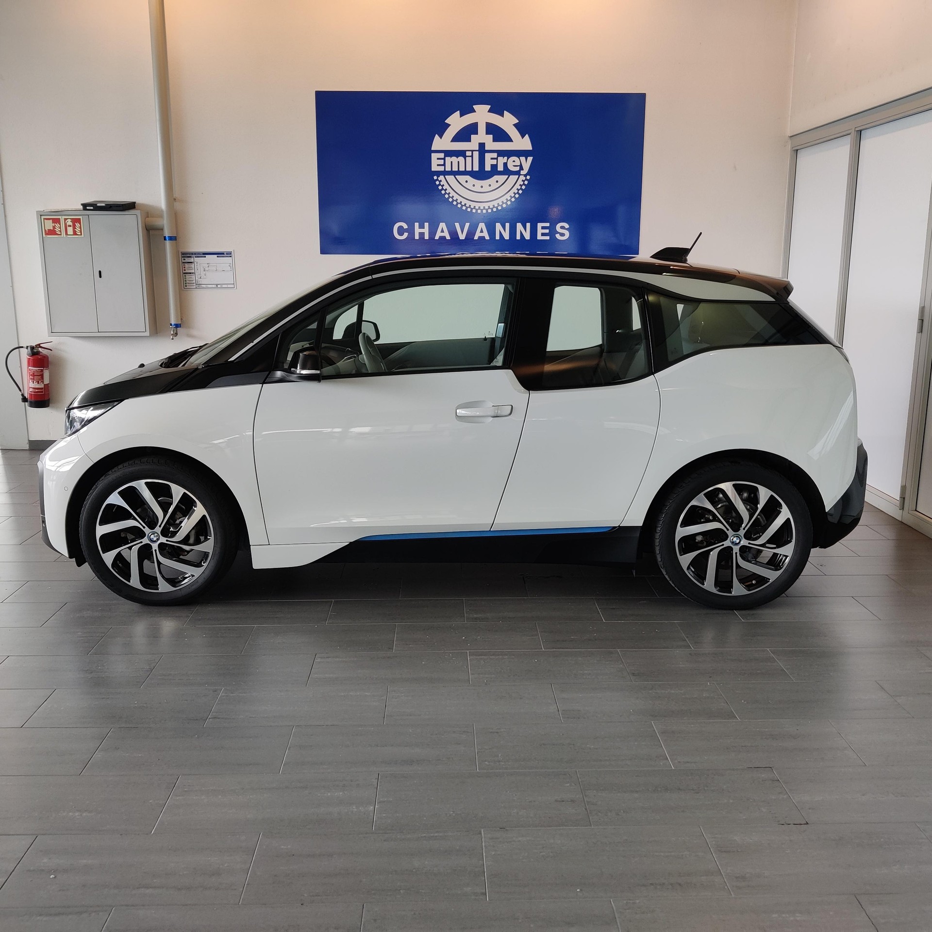 BMW i3 120 Ah-showroom-element-3