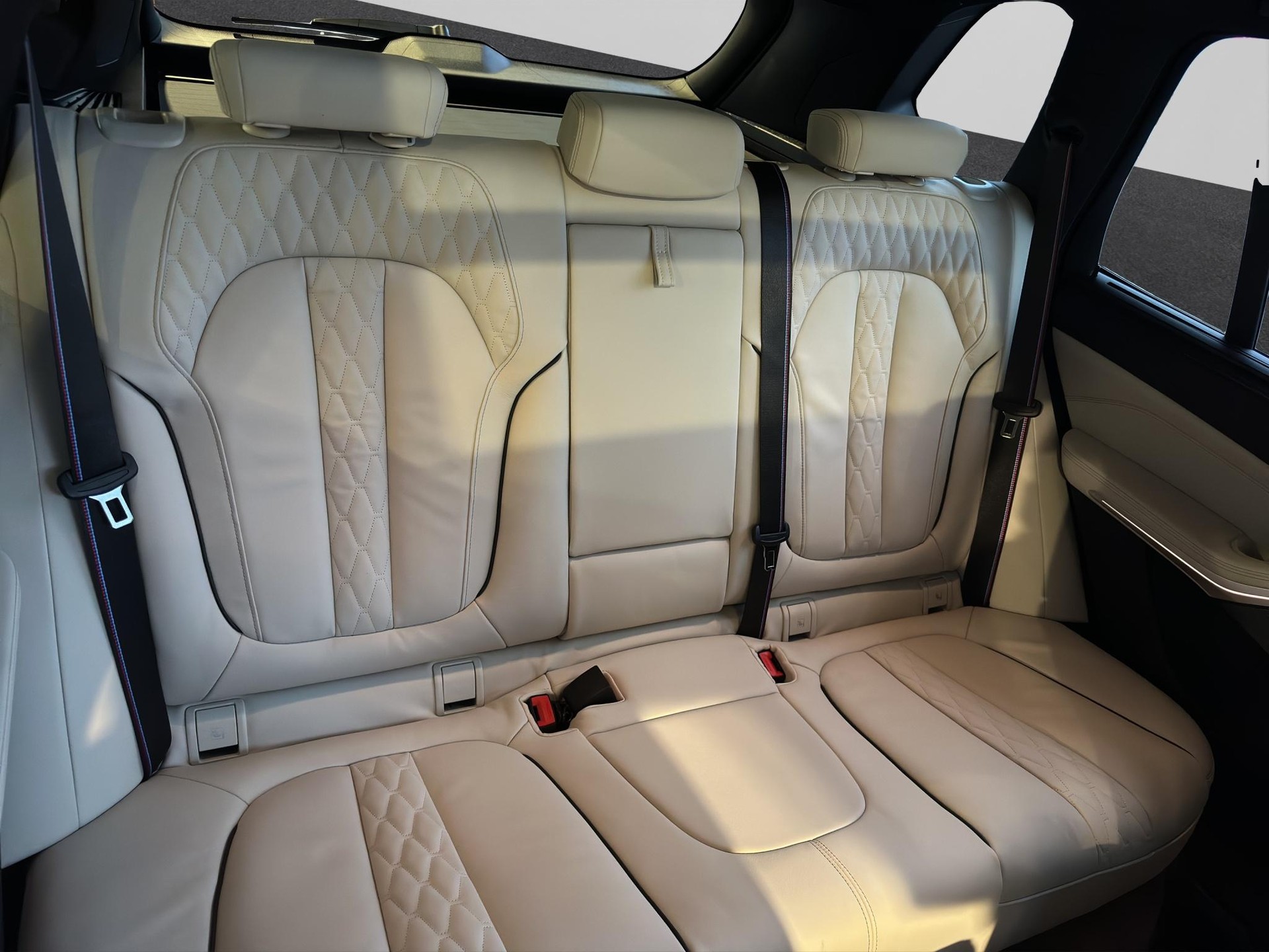 BMW X5 40d xDrive M Sport Pro 'Individual'-image-21