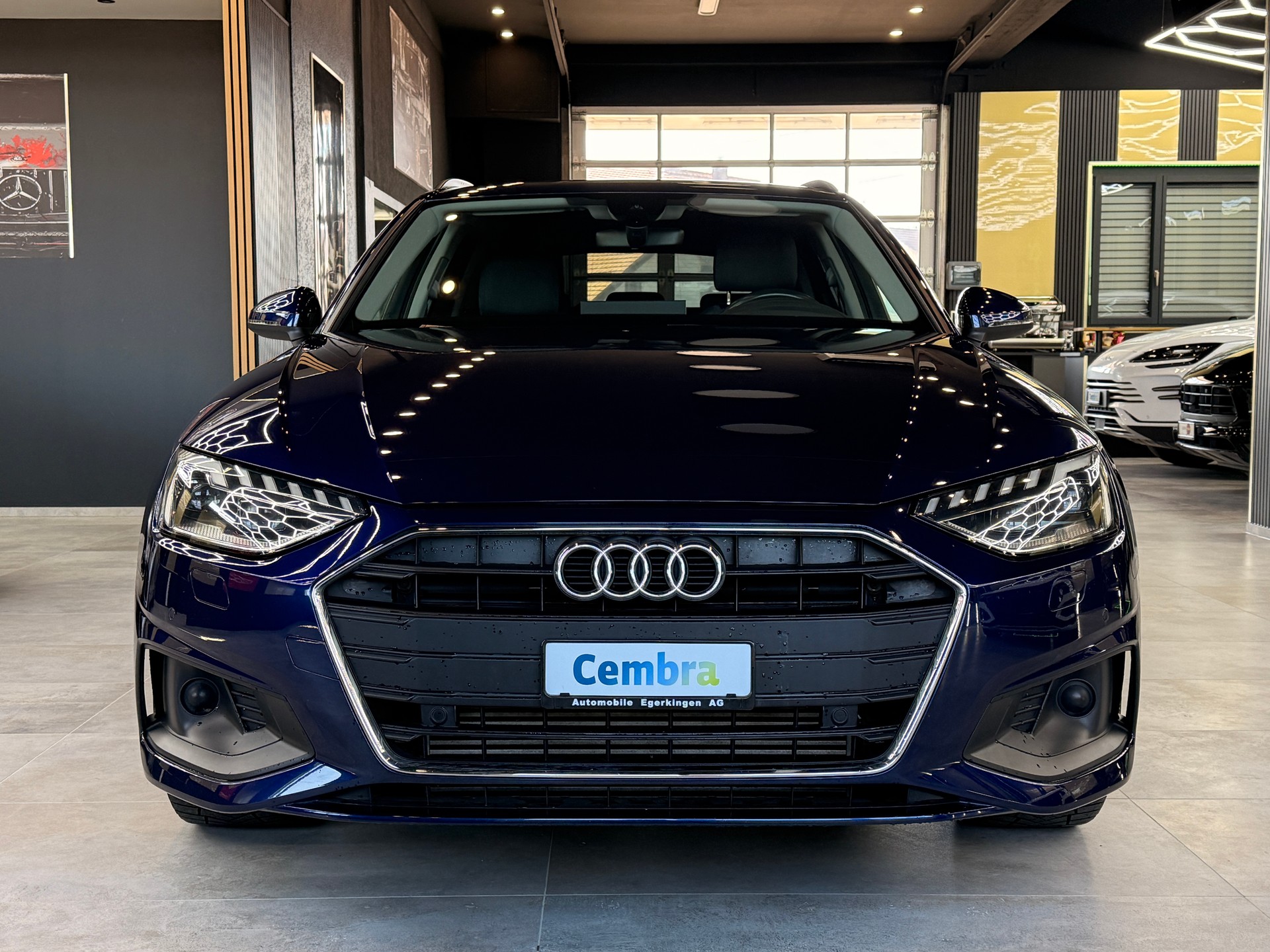 AUDI A4 Avant 40 g-tron S-tronic-image-1