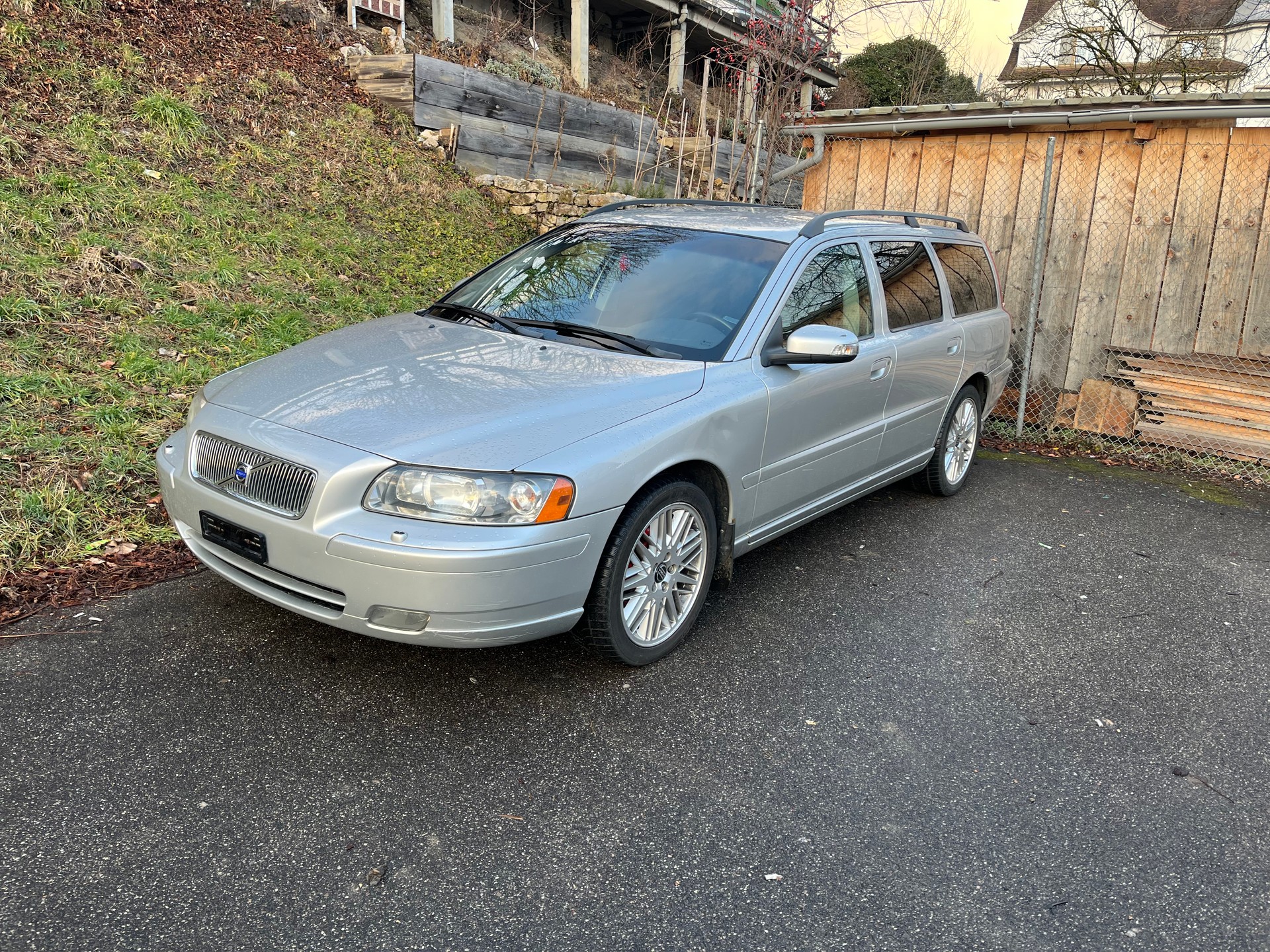 VOLVO V70 T5 Stockholm Sport-image-1
