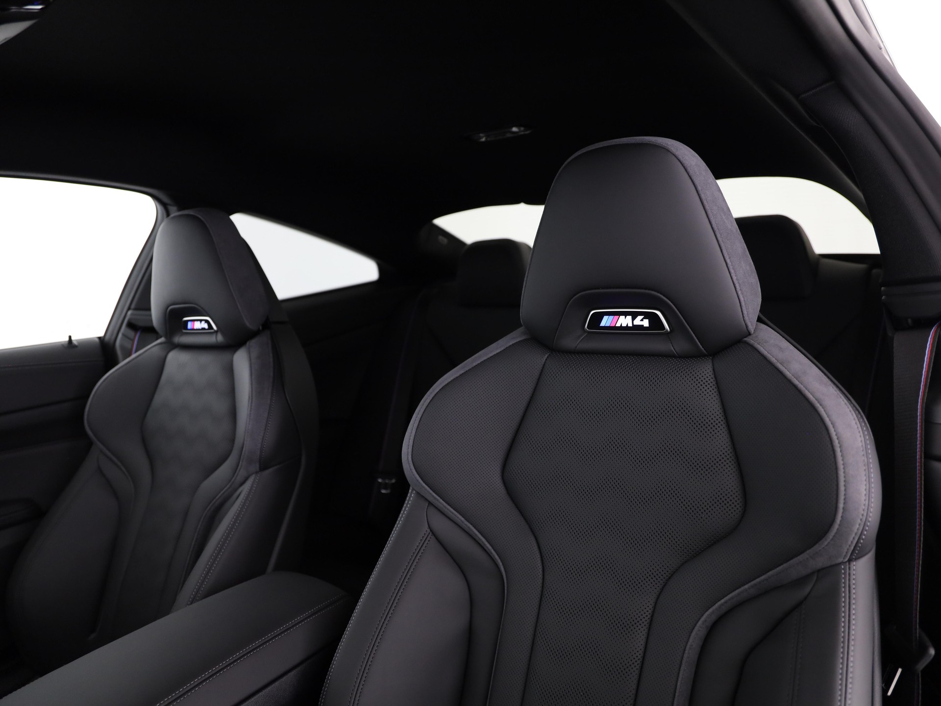 BMW M4 Competition xDrive Coupé-image-8