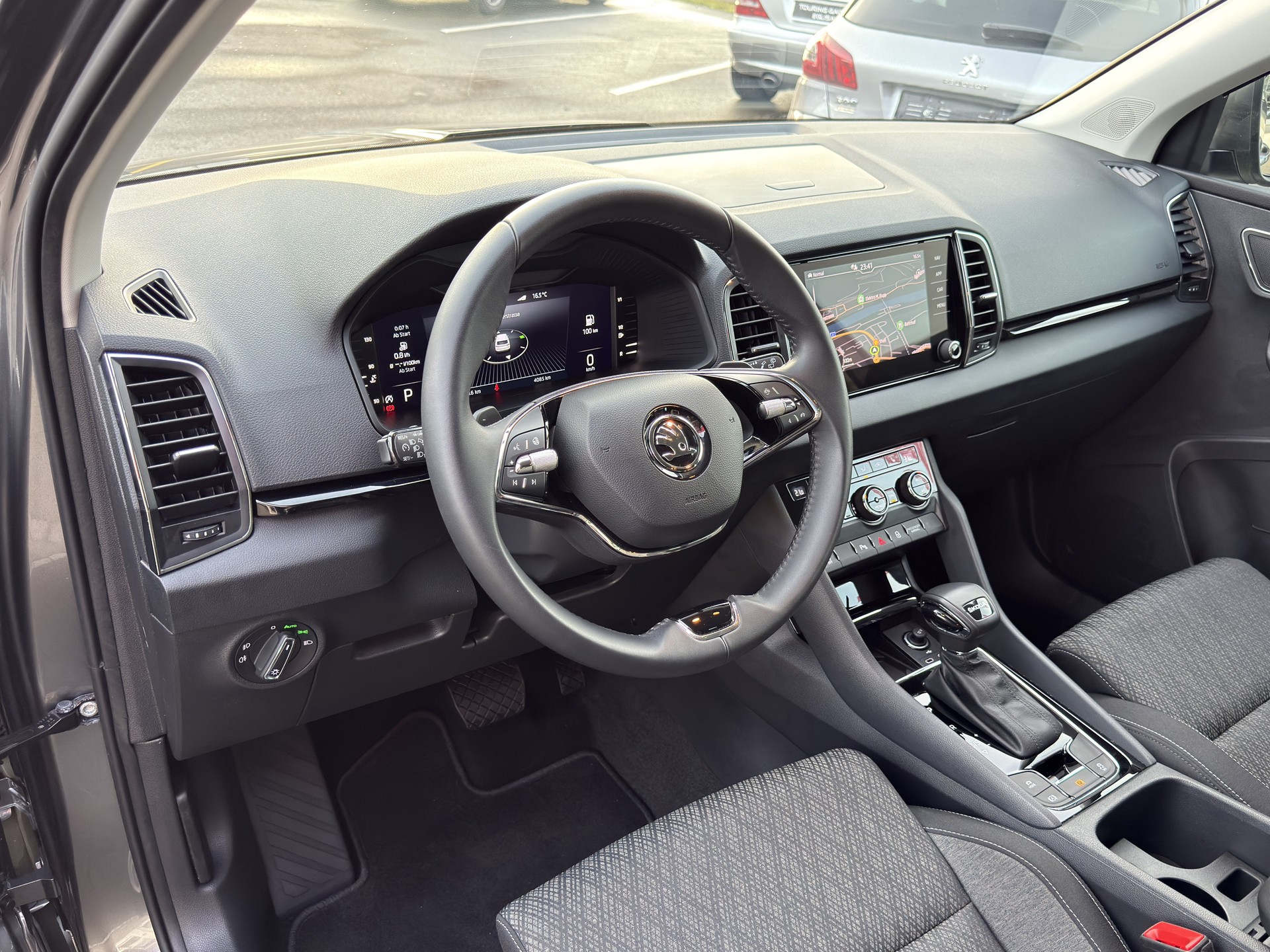 SKODA Karoq 1.5 TSI Style DSG-image-8