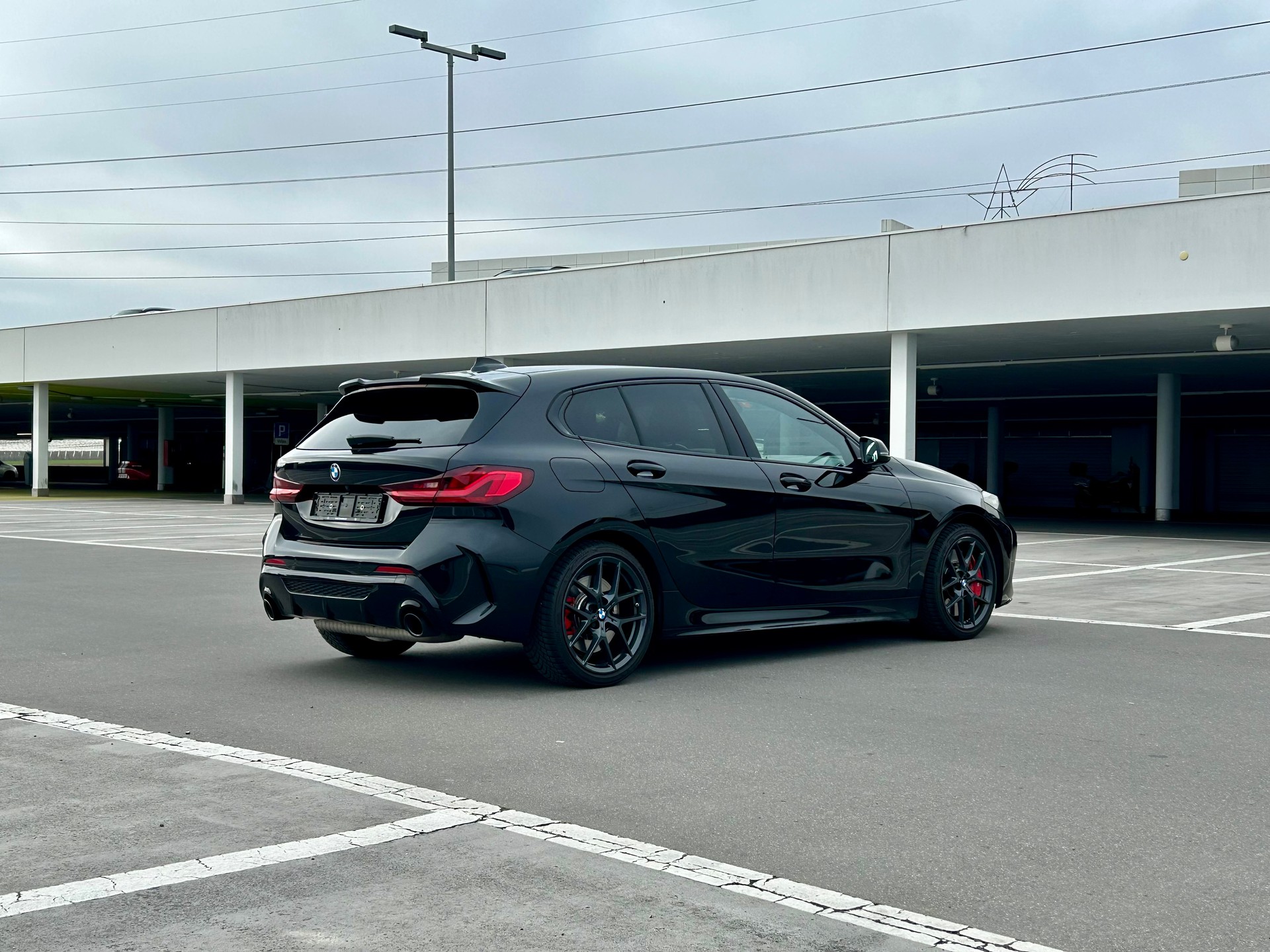 BMW M135i xDrive Steptronic-showroom-element-2
