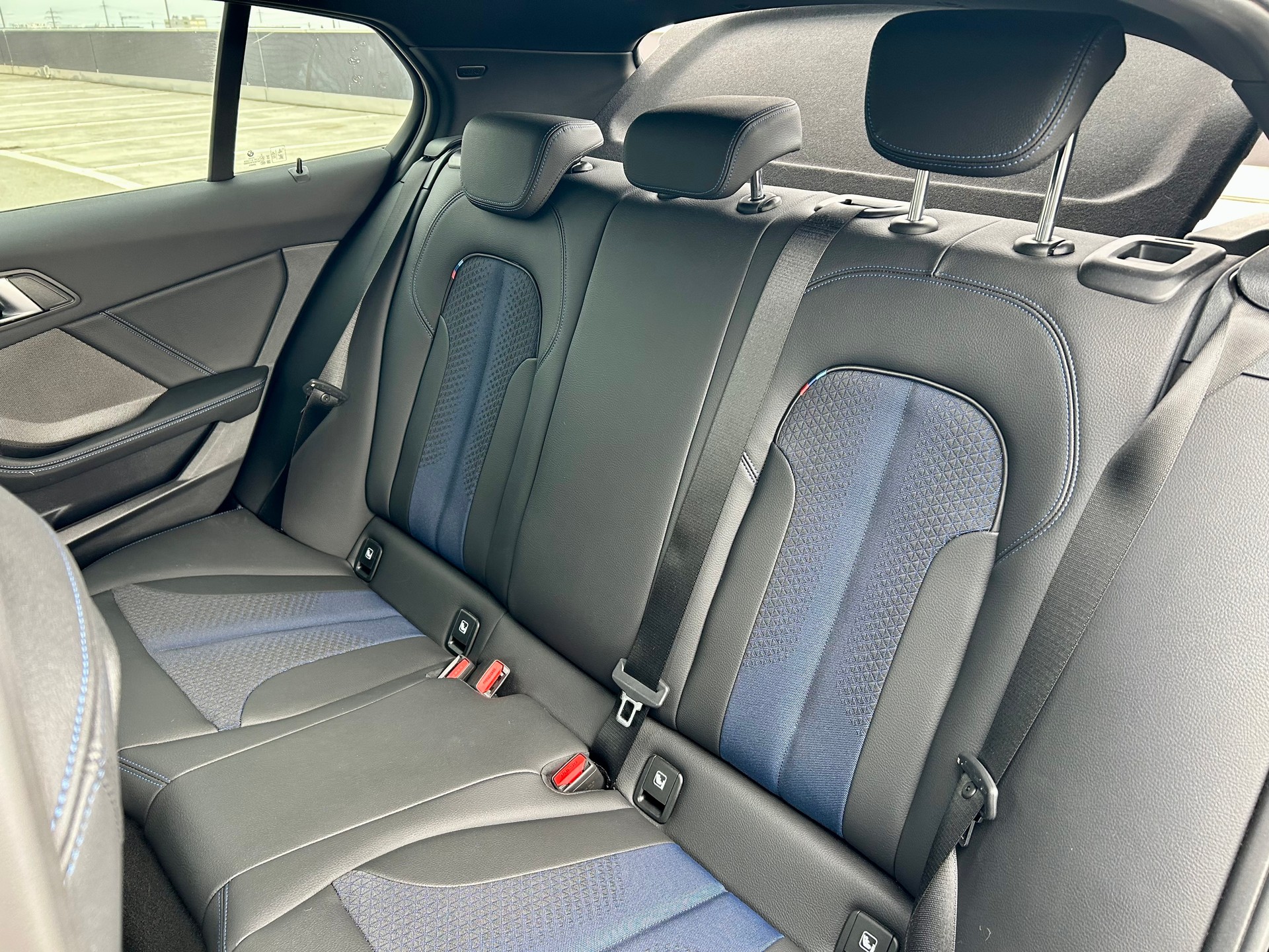BMW M135i xDrive Steptronic-image-13