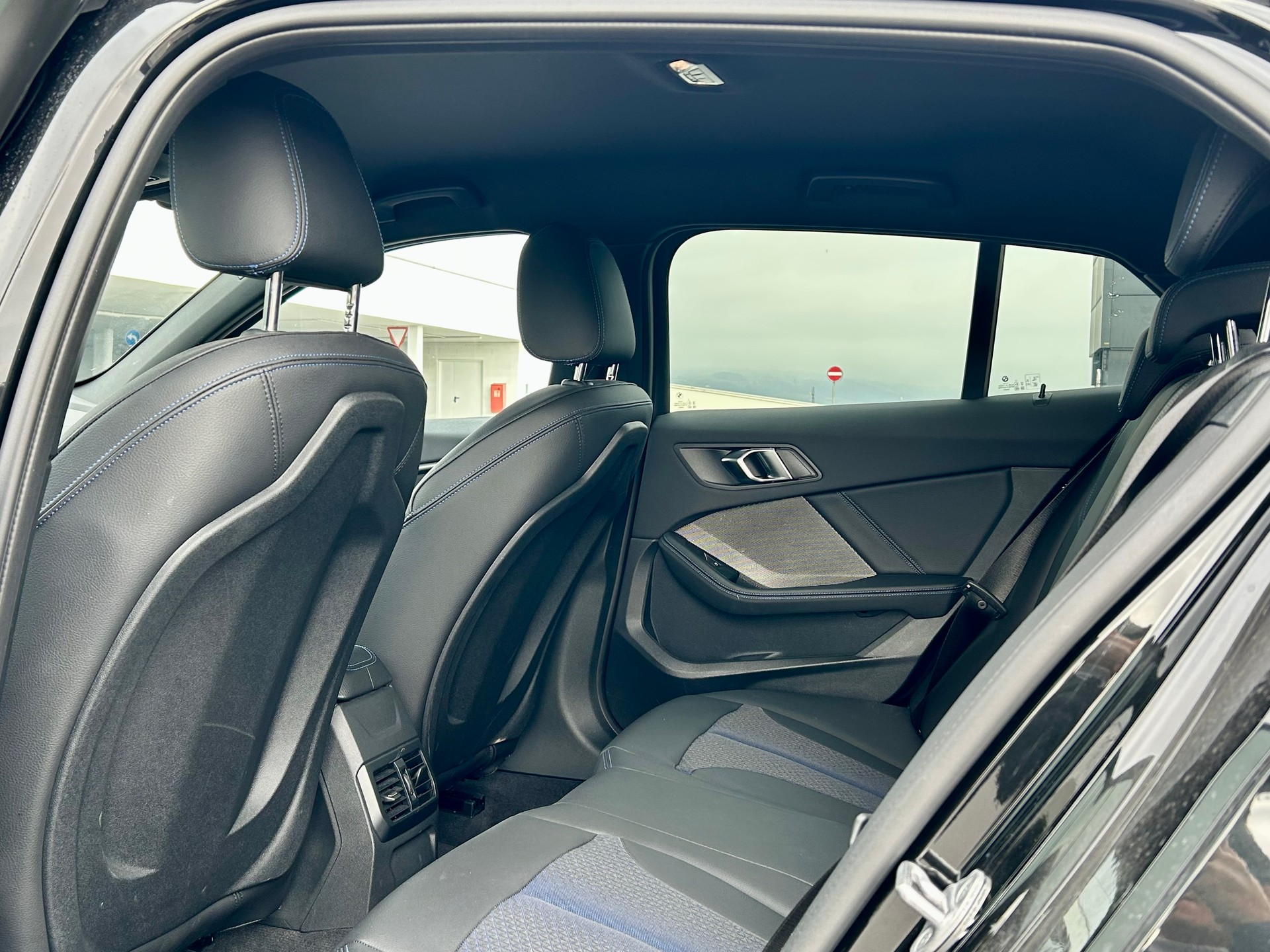 BMW M135i xDrive Steptronic-image-8