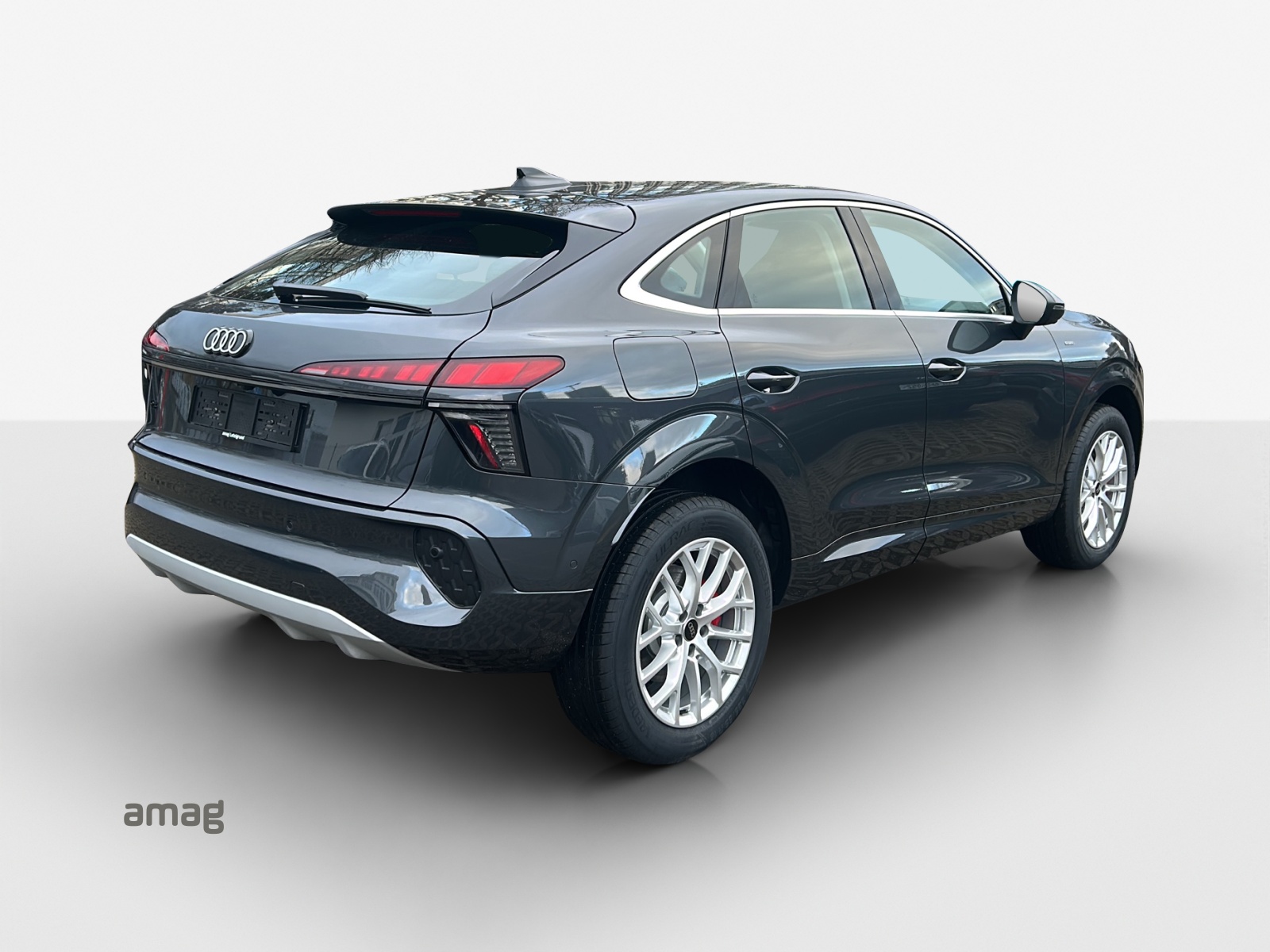 AUDI Q3 Sportback e-hybrid 200 kW S tronig-image-4