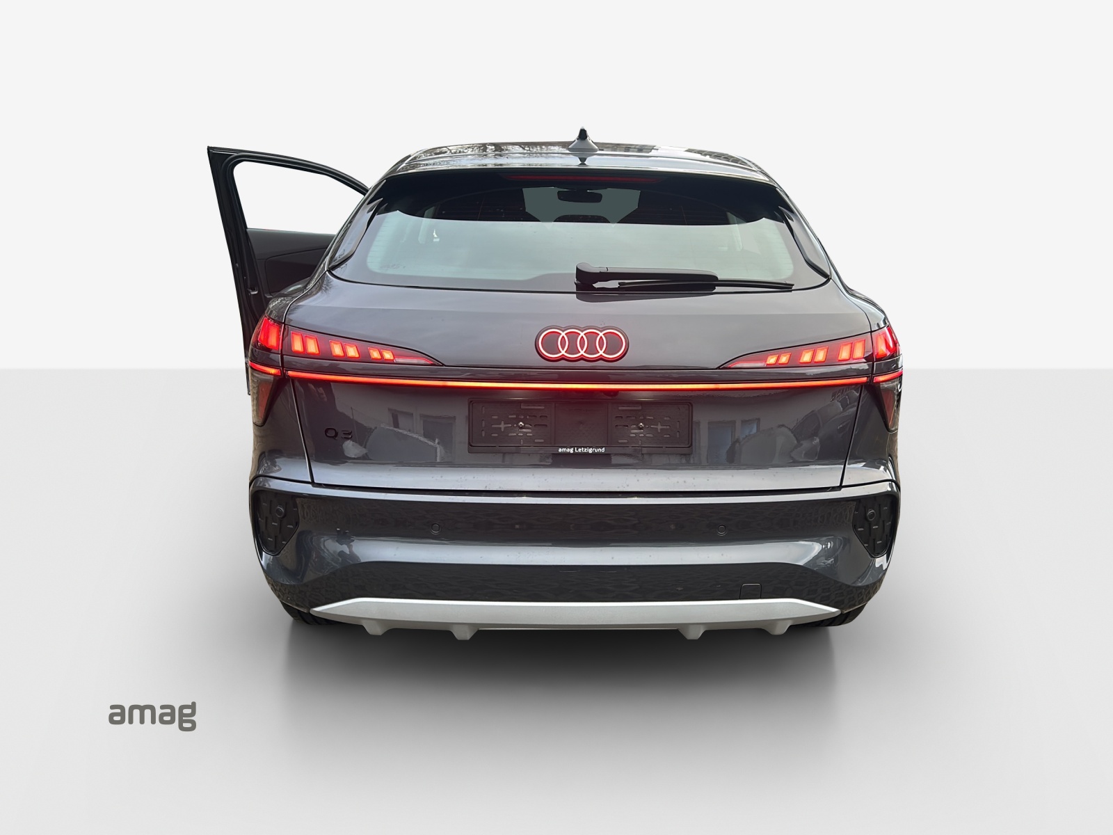 AUDI Q3 Sportback e-hybrid 200 kW S tronig-image-13