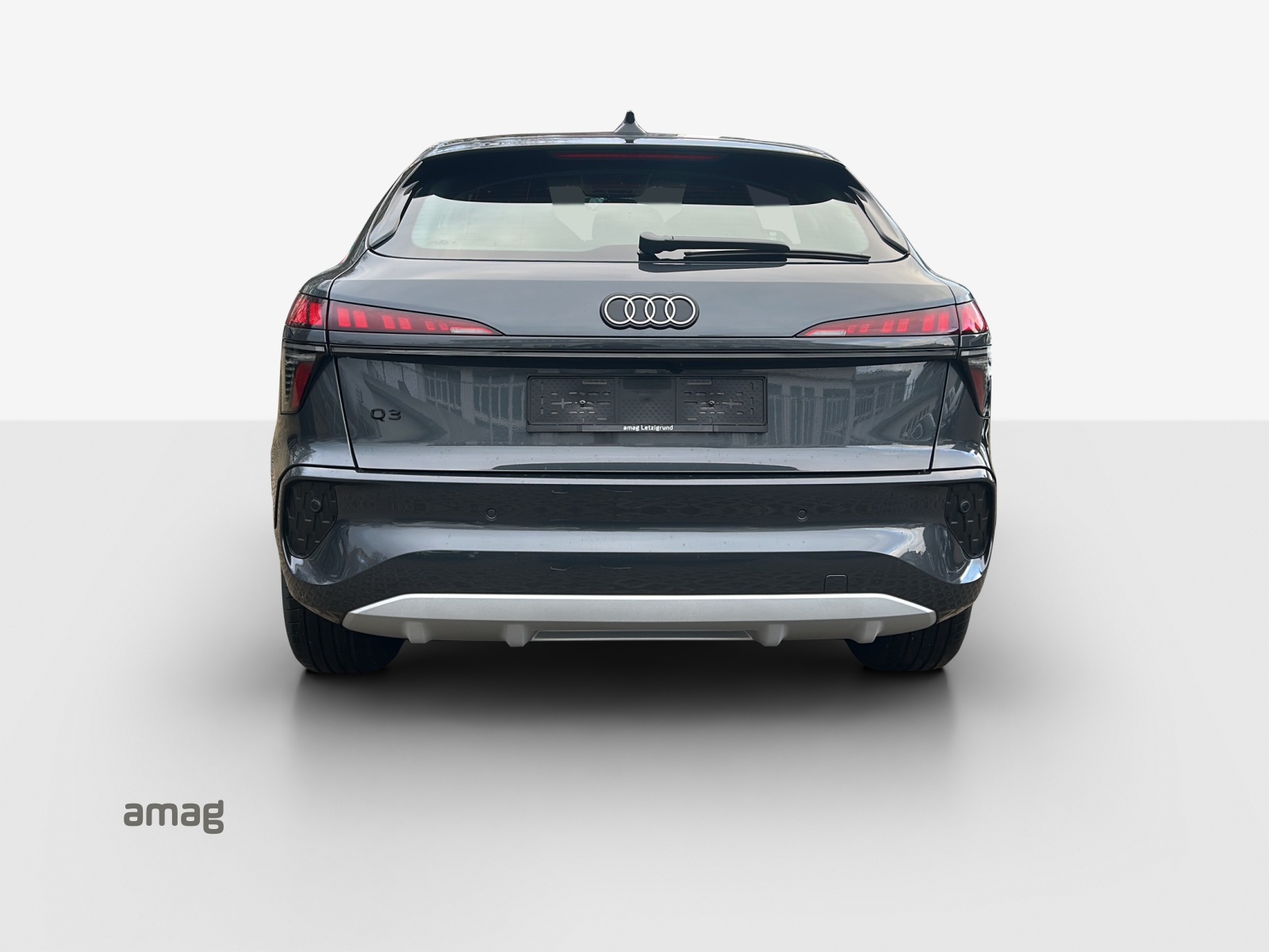 AUDI Q3 Sportback e-hybrid 200 kW S tronig-image-3