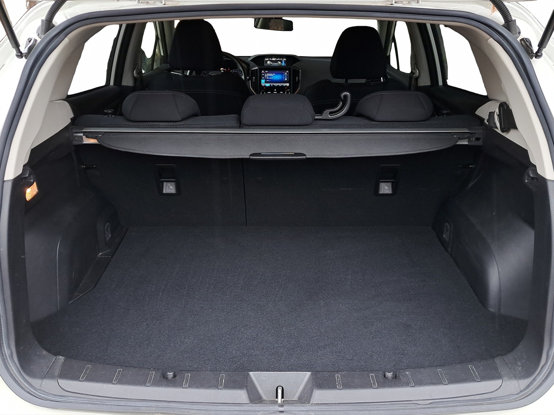 SUBARU Impreza 2.0i e-Boxer Luxury AWD CVT-image-11