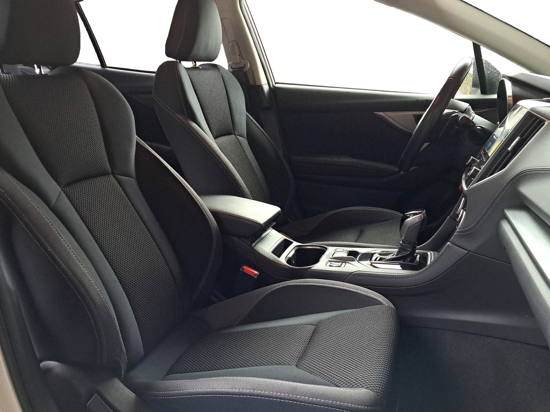 SUBARU Impreza 2.0i e-Boxer Luxury AWD CVT-image-10