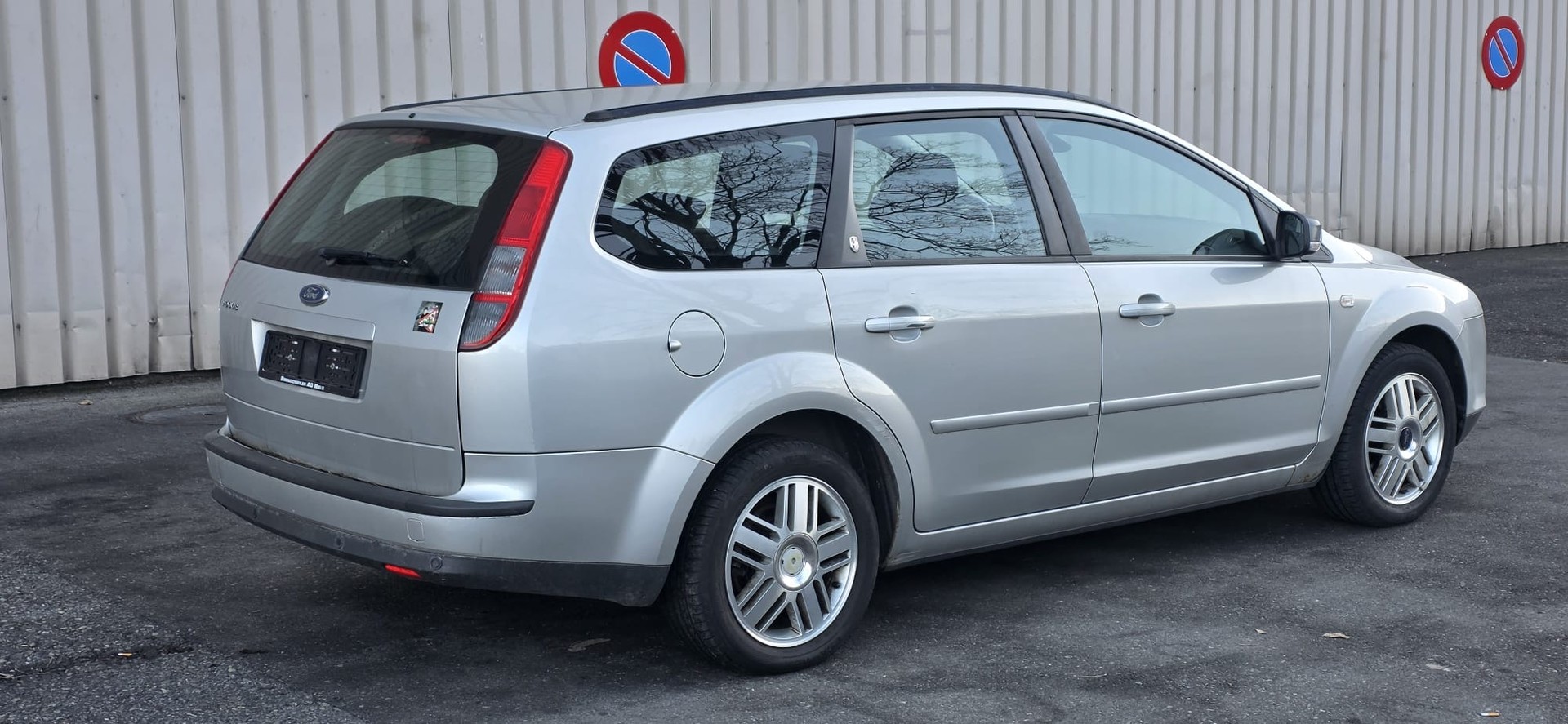 FORD Focus 2.0i Titanium-image-5