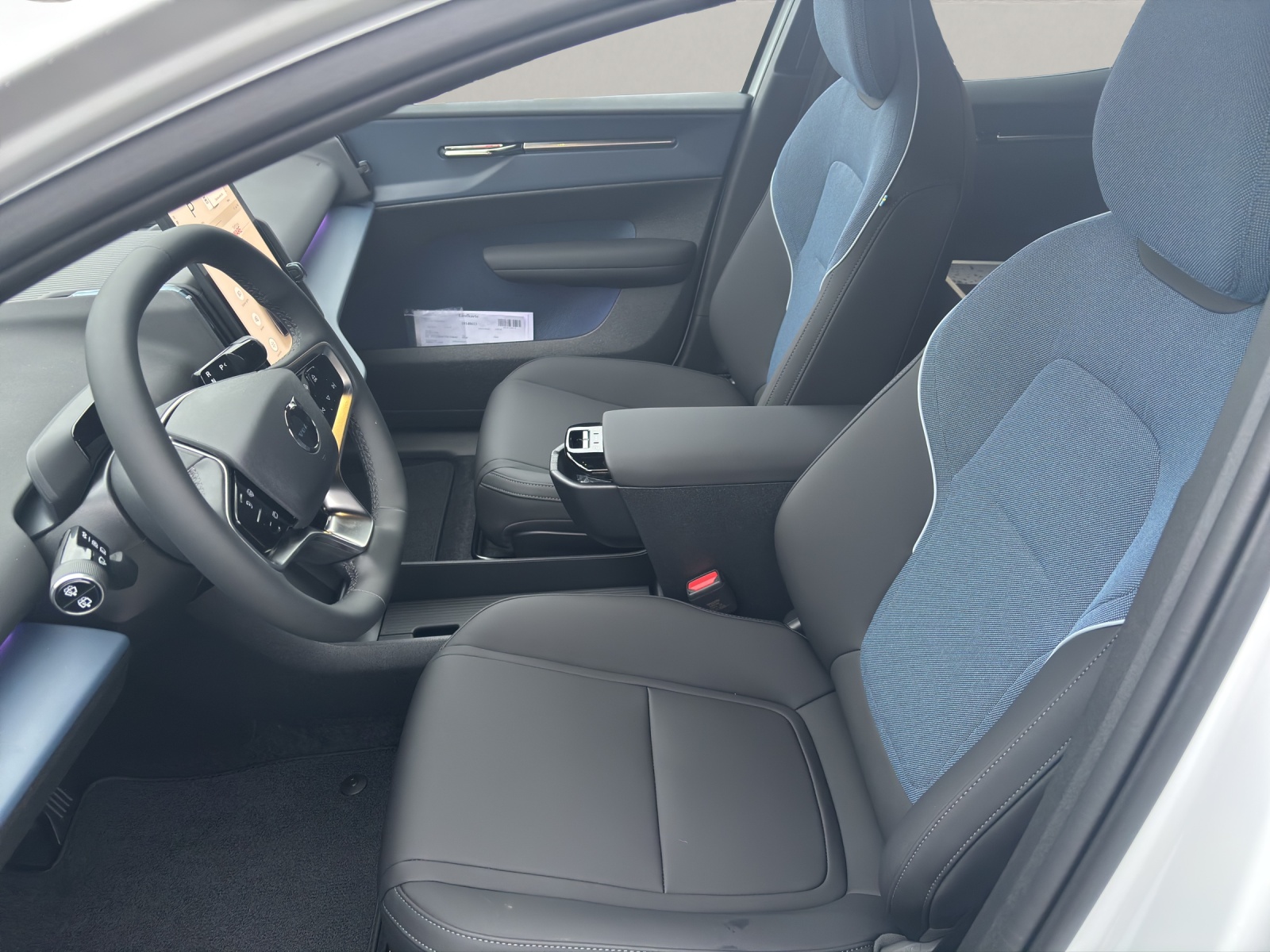 VOLVO EX30 E60 Twin Plus Performance AWD-image-9