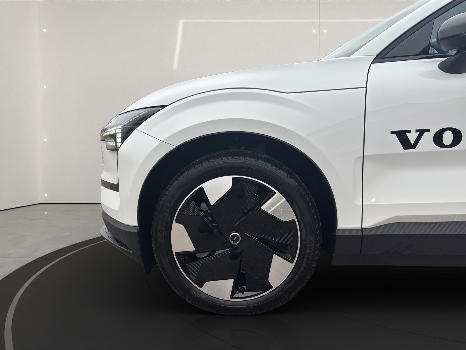 VOLVO EX30 E60 Twin Plus Performance AWD-image-1