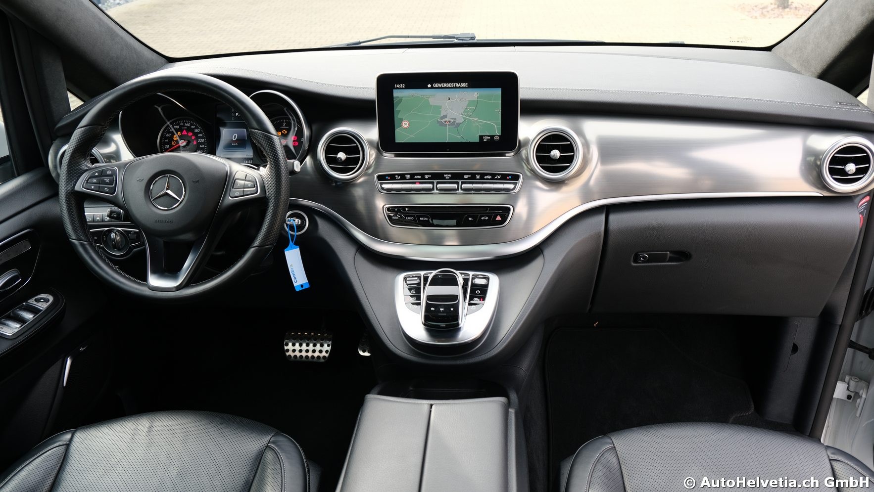 MERCEDES-BENZ V 250 d Exclusive lang 4Matic 7G-Tronic-image-11