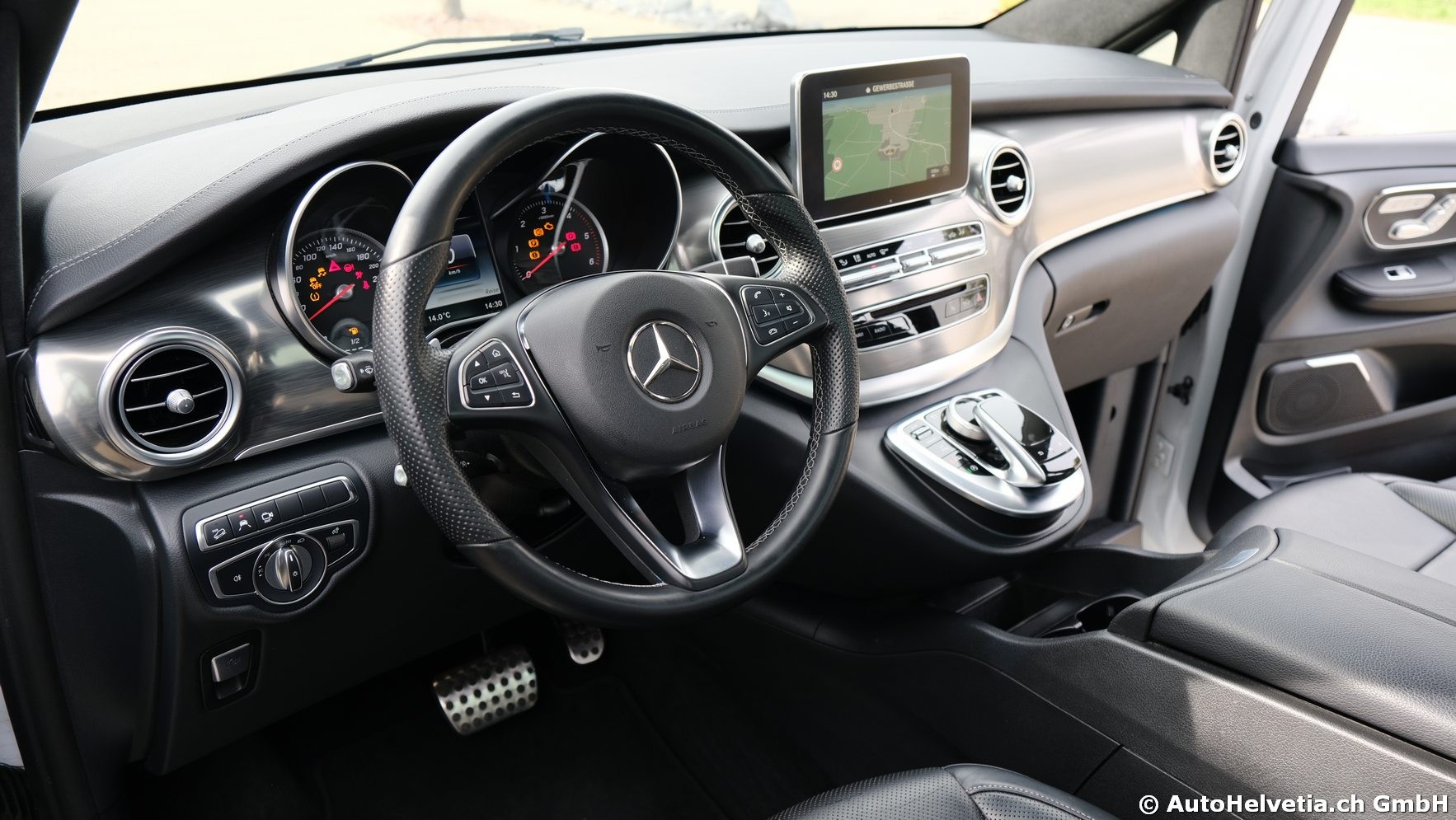 MERCEDES-BENZ V 250 d Exclusive lang 4Matic 7G-Tronic-image-10