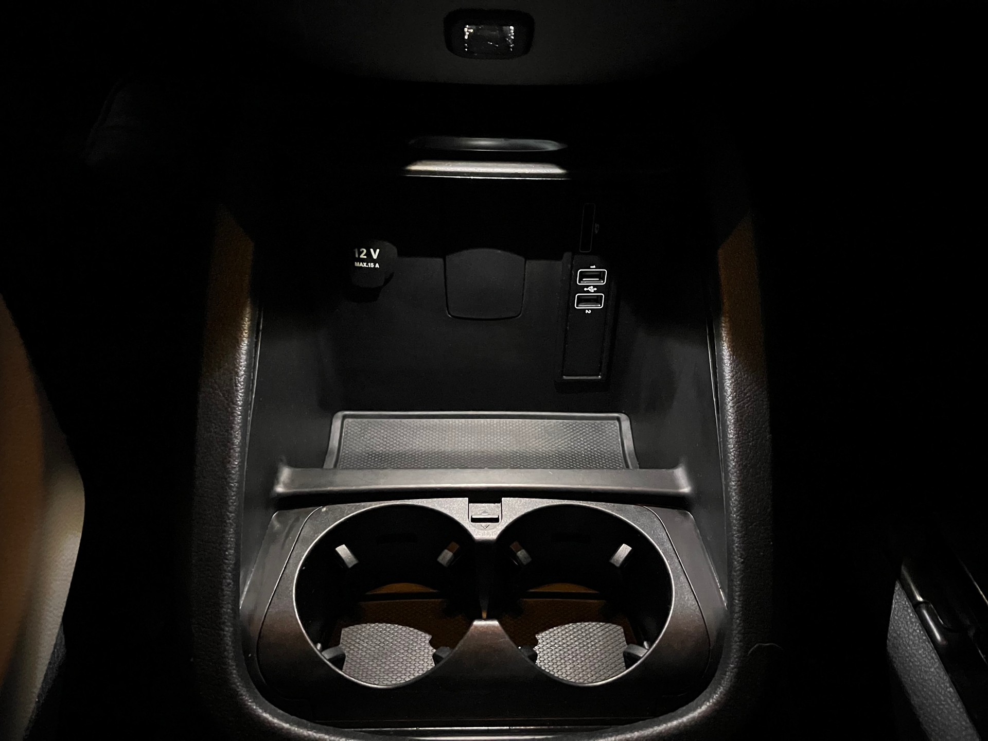 MERCEDES-BENZ V 220 d Avantgarde kompakt 4Matic 7G-Tronic-image-24