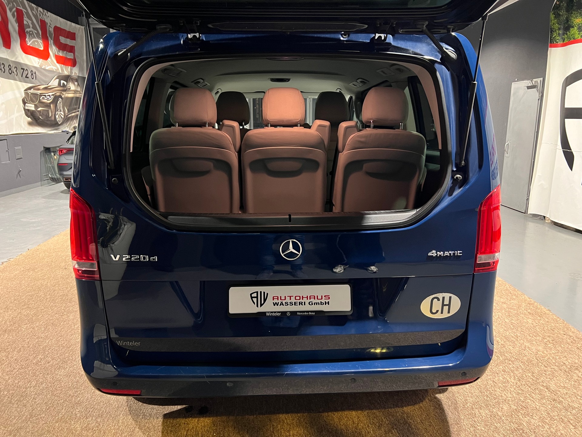 MERCEDES-BENZ V 220 d Avantgarde kompakt 4Matic 7G-Tronic-image-4