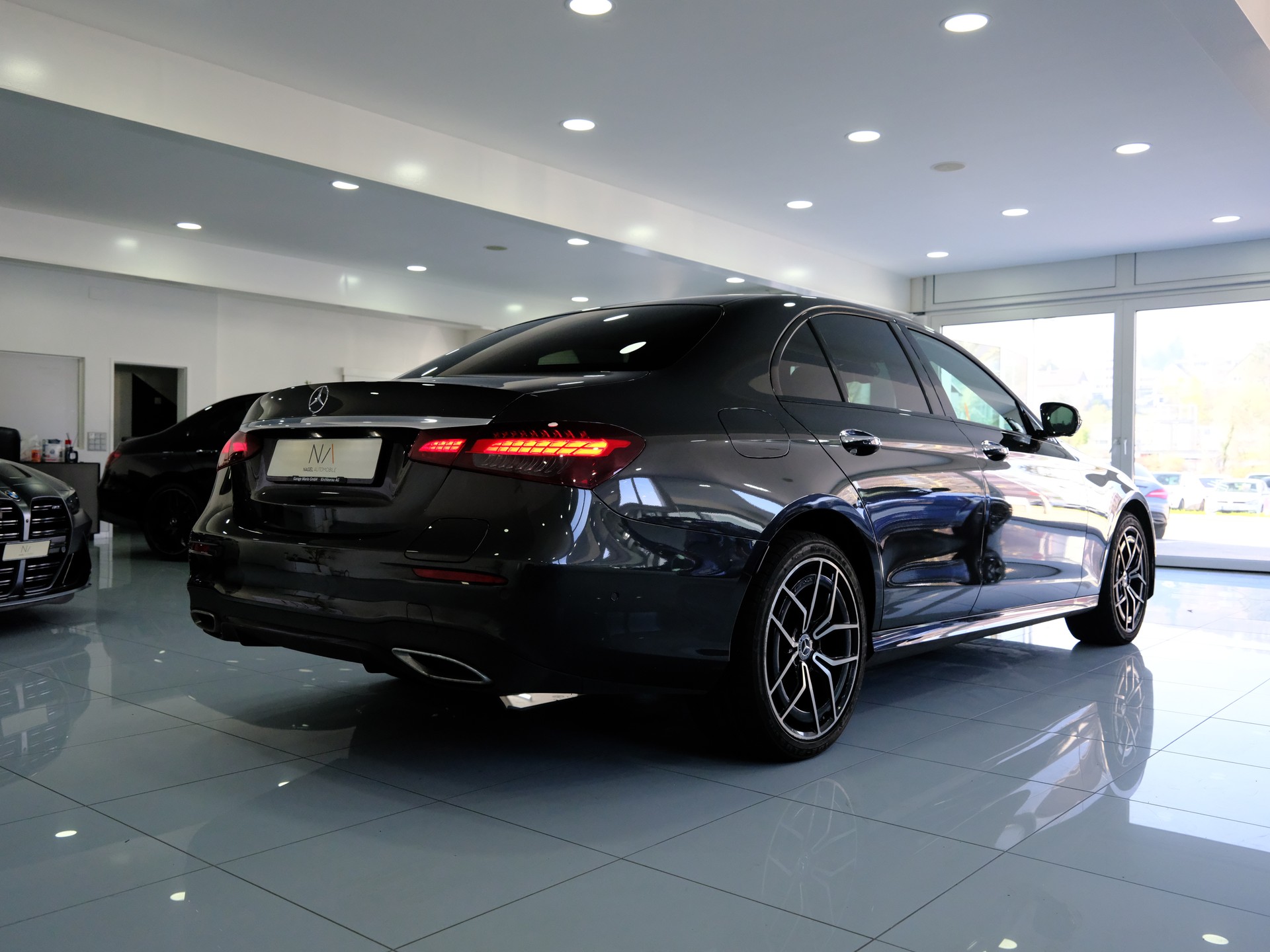 MERCEDES-BENZ E 300 e 4Matic EQ Star 9G-Tronic-image-6
